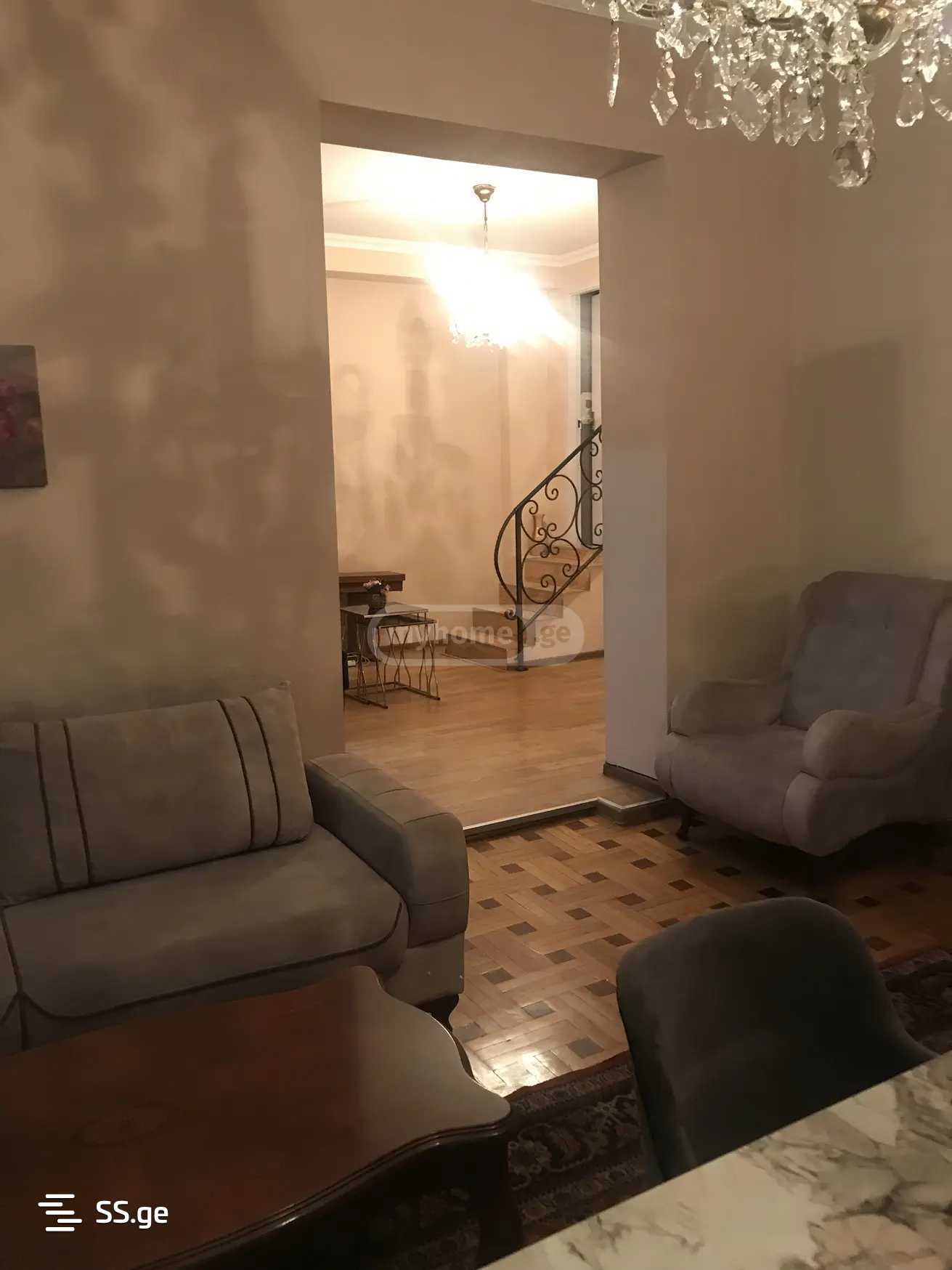 8 room Private House For Rent. Saburtalo – pohled 4