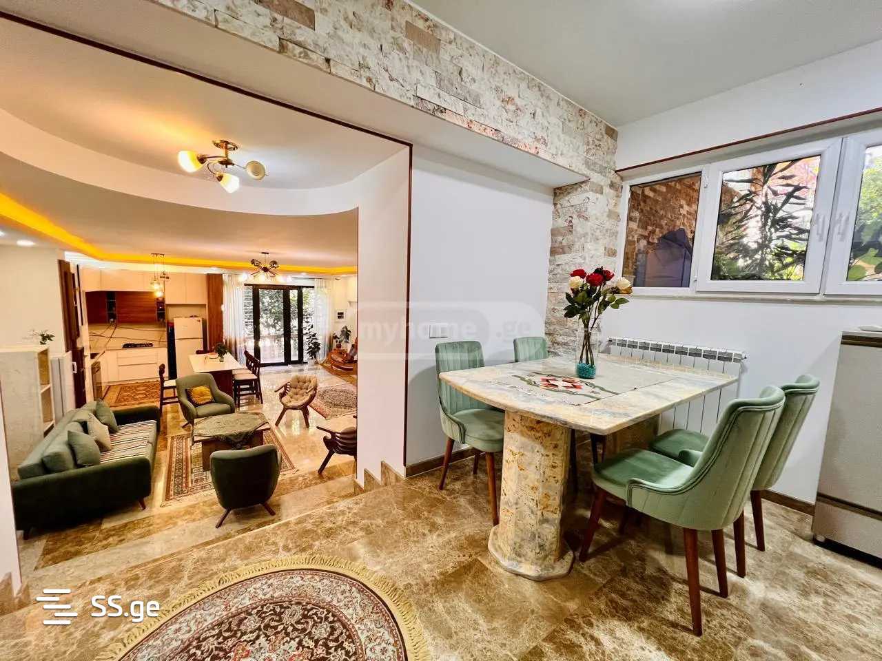 5 room Private House For Rent. Vake - Aanzicht 3