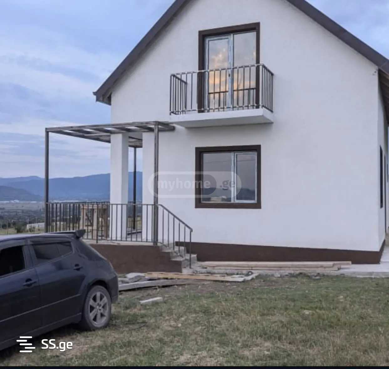 4 Room Private House For Sale view 2