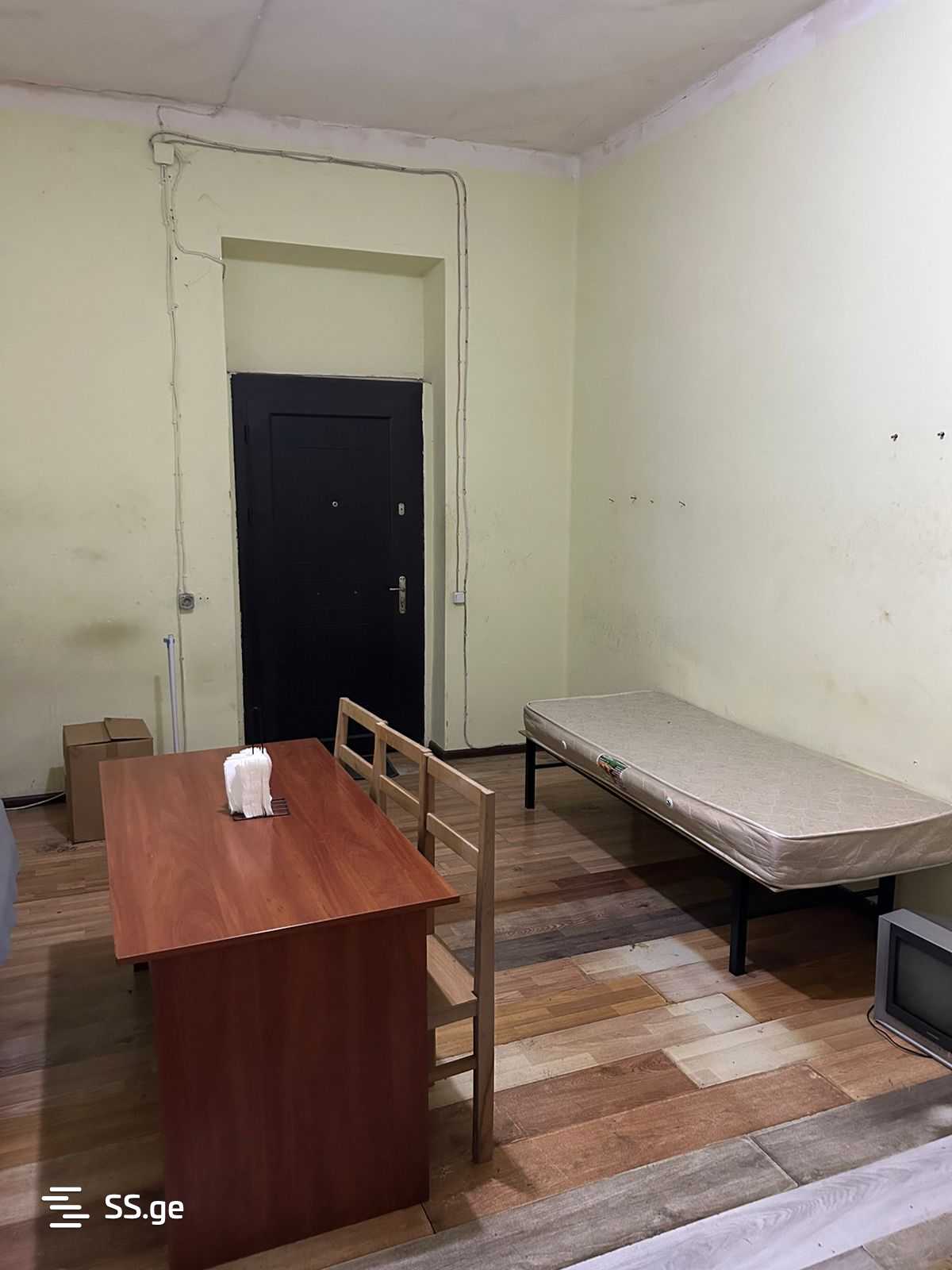 1 Room Flat For Rent. Isani view 2