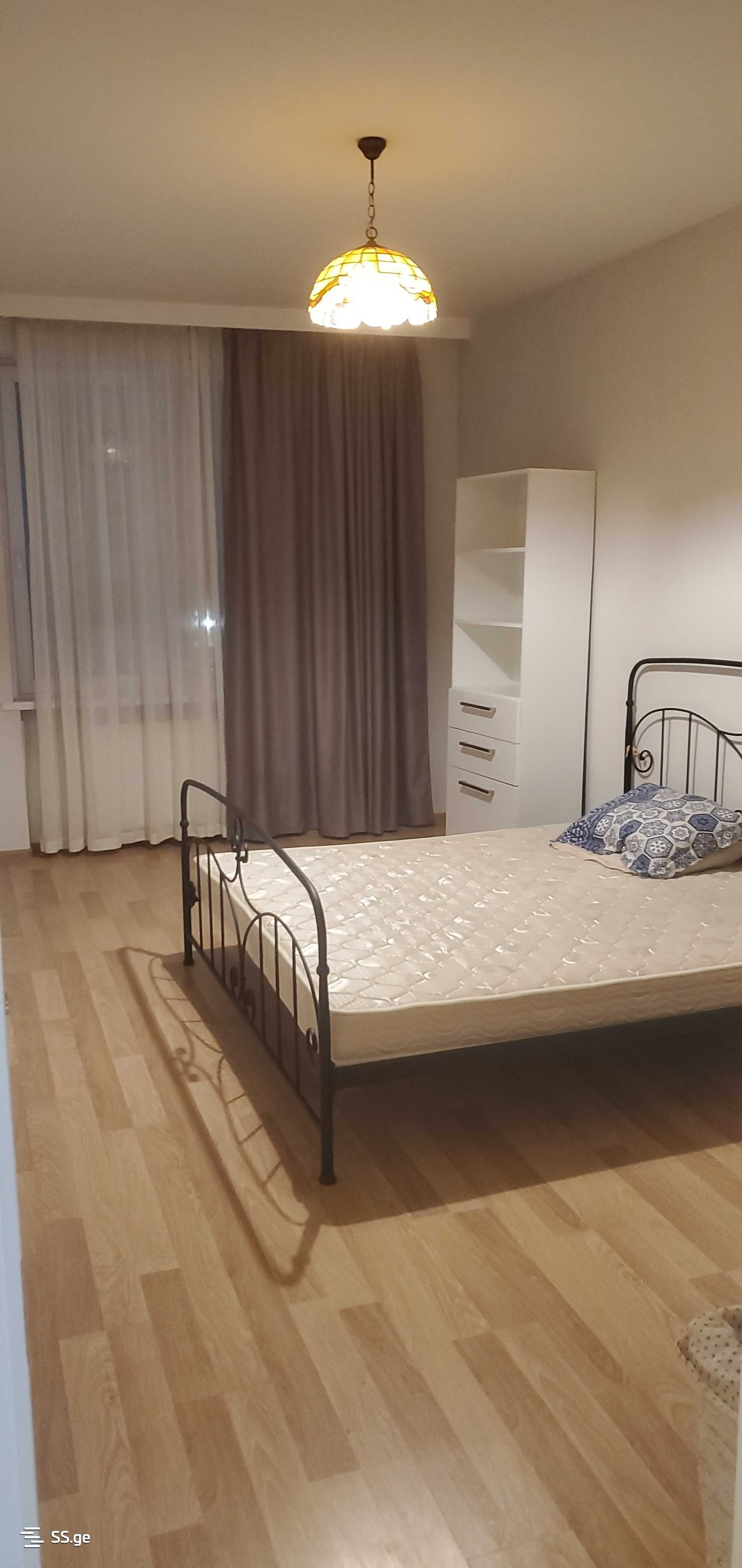 3 room Flat For Rent. Vake - Altro