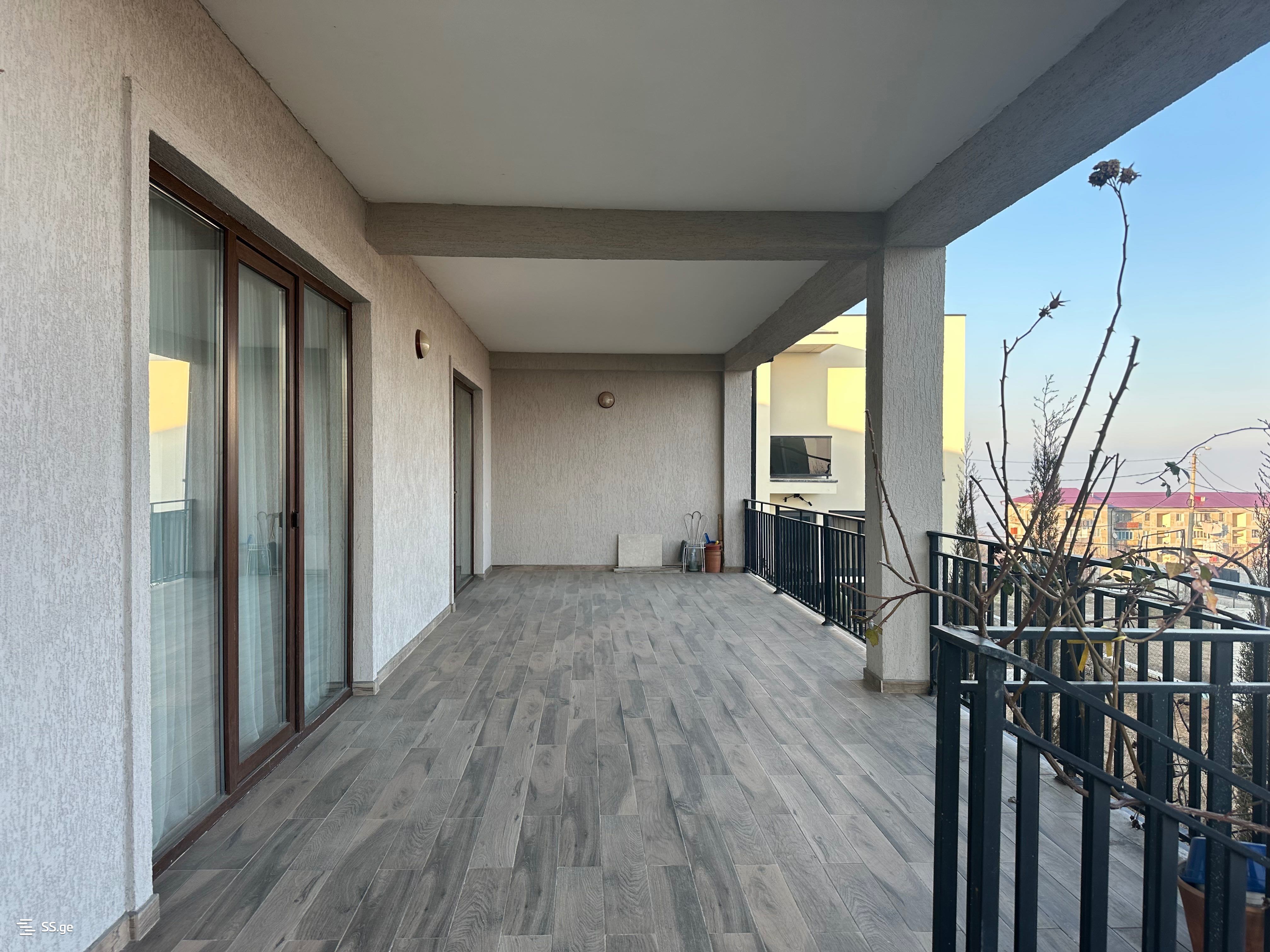 4 Room Private House For Sale view 11