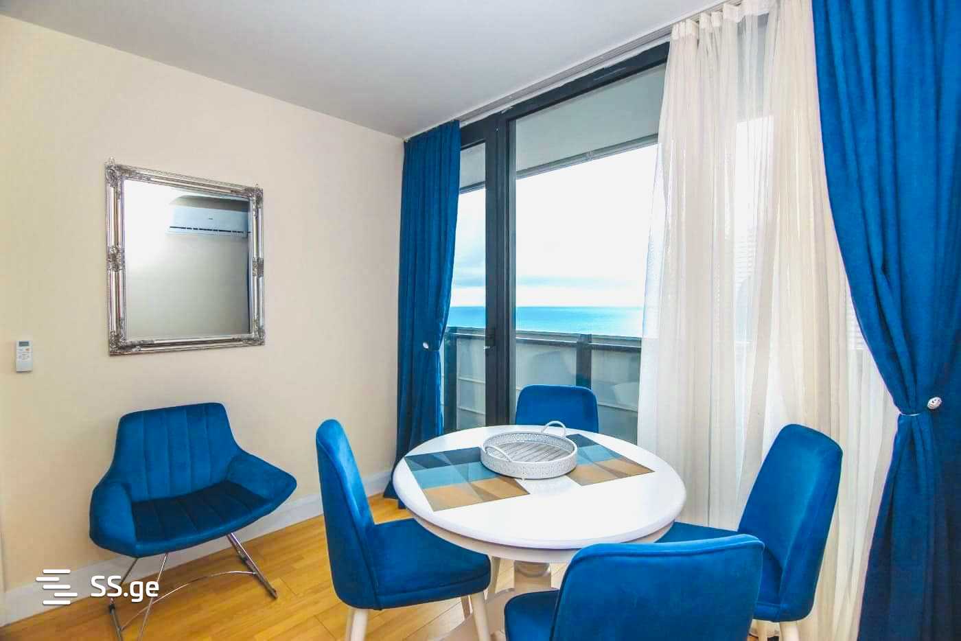 2 room Flat Daily rent. Batumi - Aanzicht 2