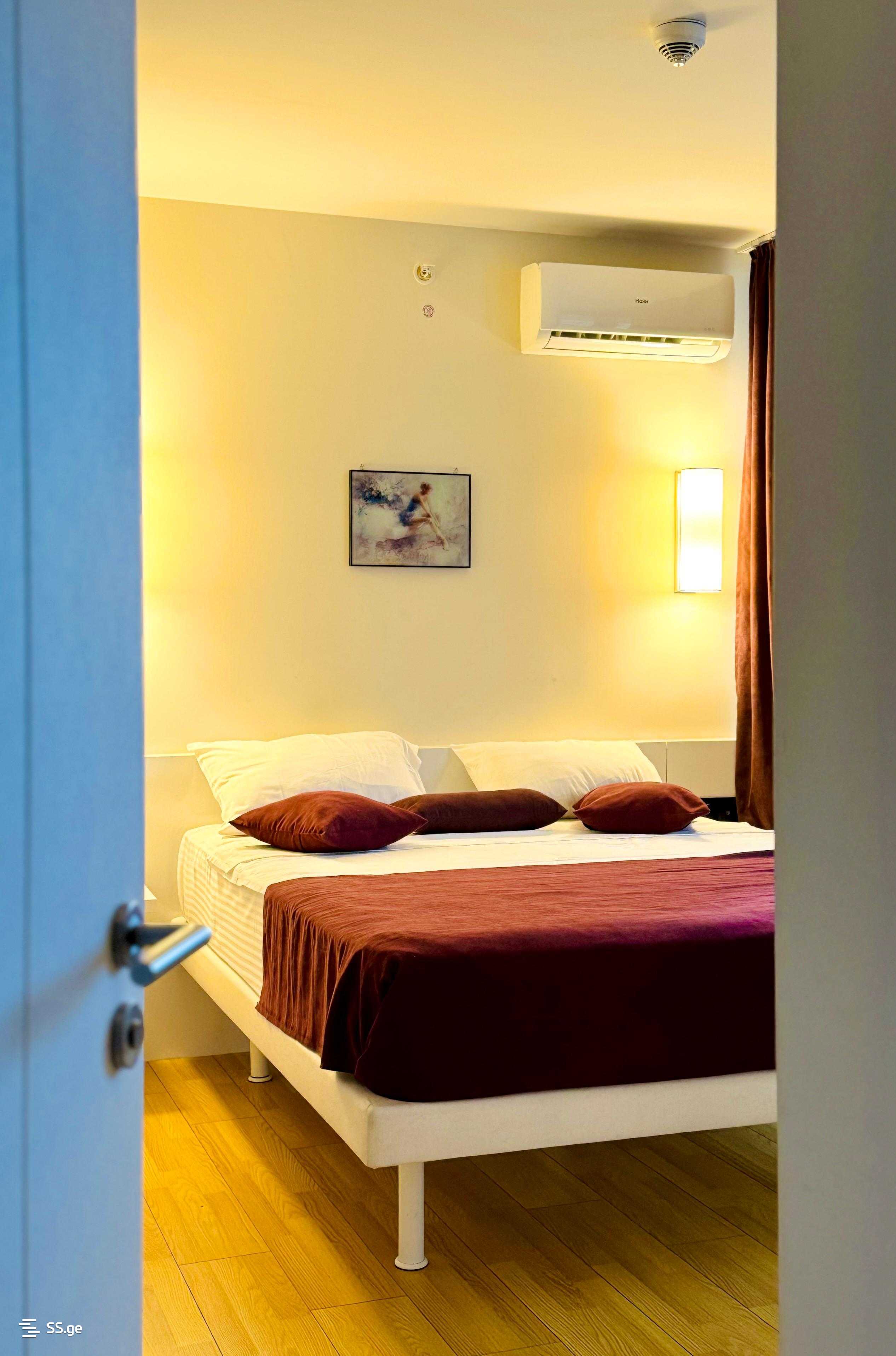 2 room Flat Daily rent. Batumi - Aanzicht 5