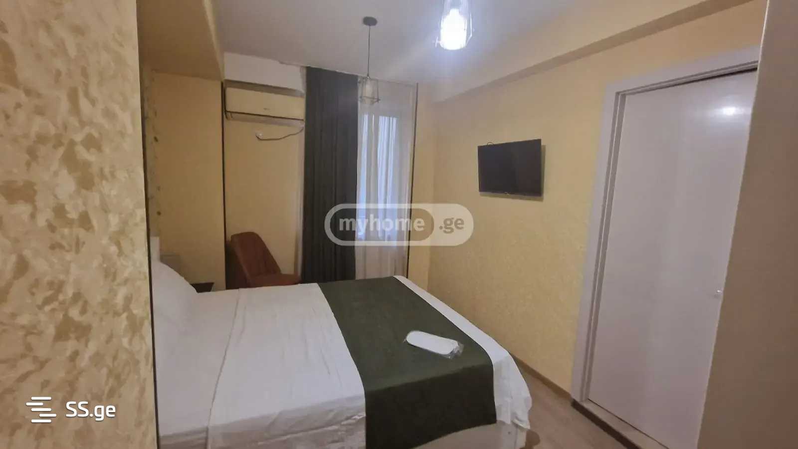 13 Room Hotel For Rent. Vera view 4