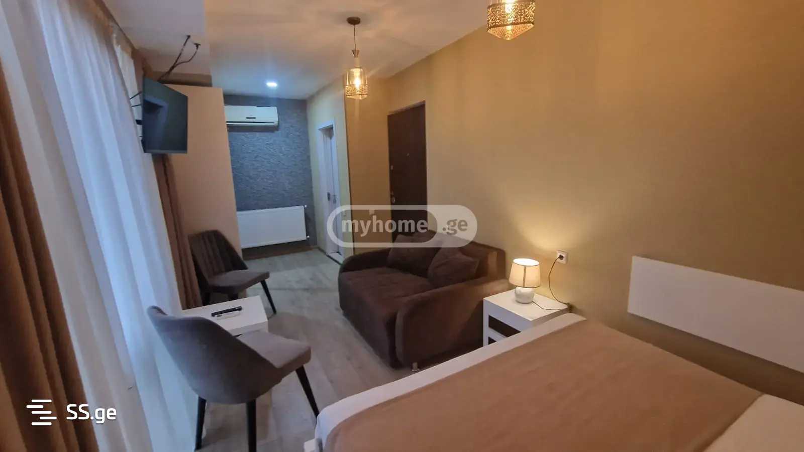 13 Room Hotel For Rent. Vera view 5