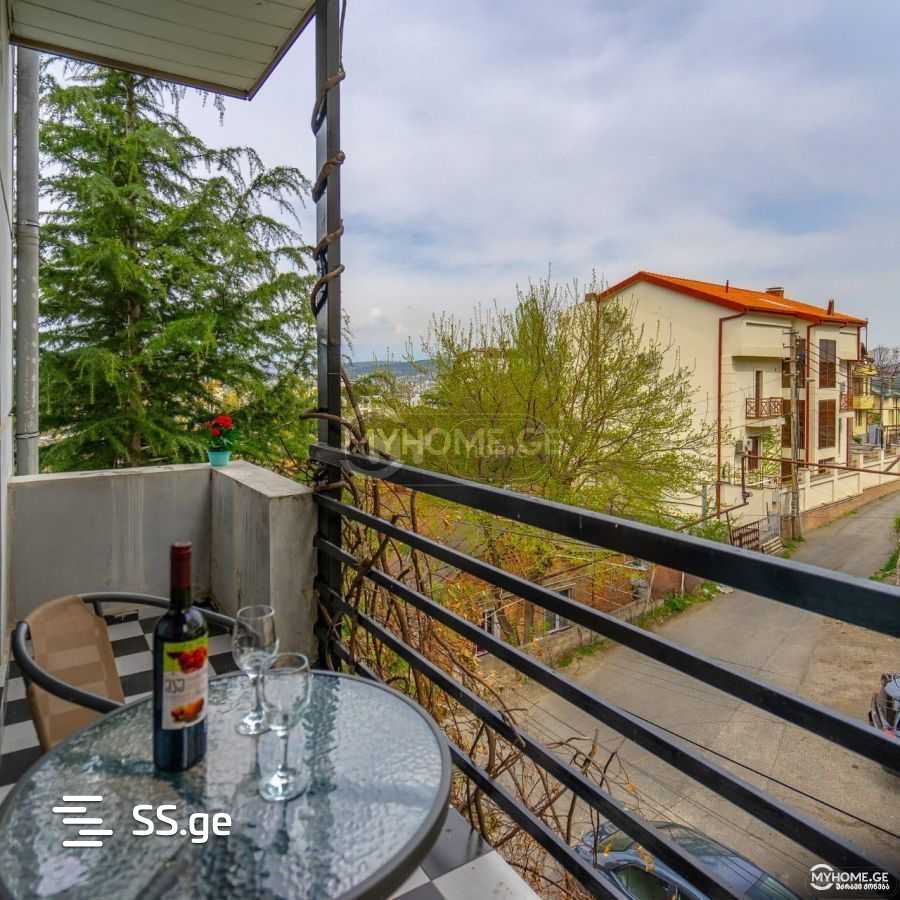 12 Room Hotel For Rent. Vera view 8