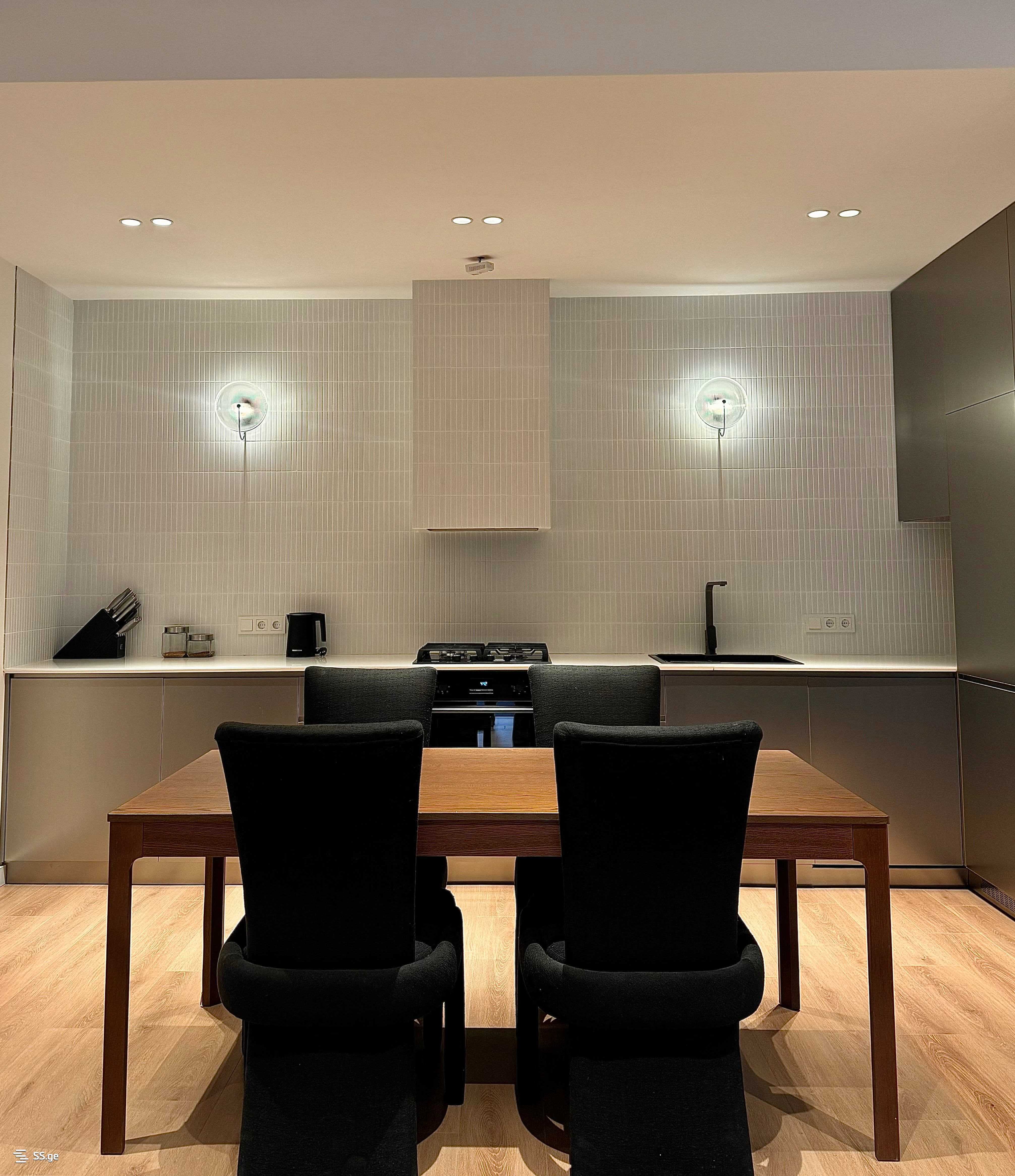 1-кімнатна квартира, 110 m²