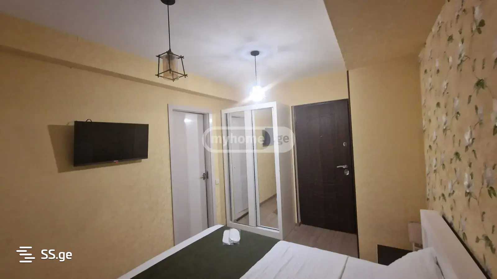 13 Room Hotel For Rent. Vera view 10