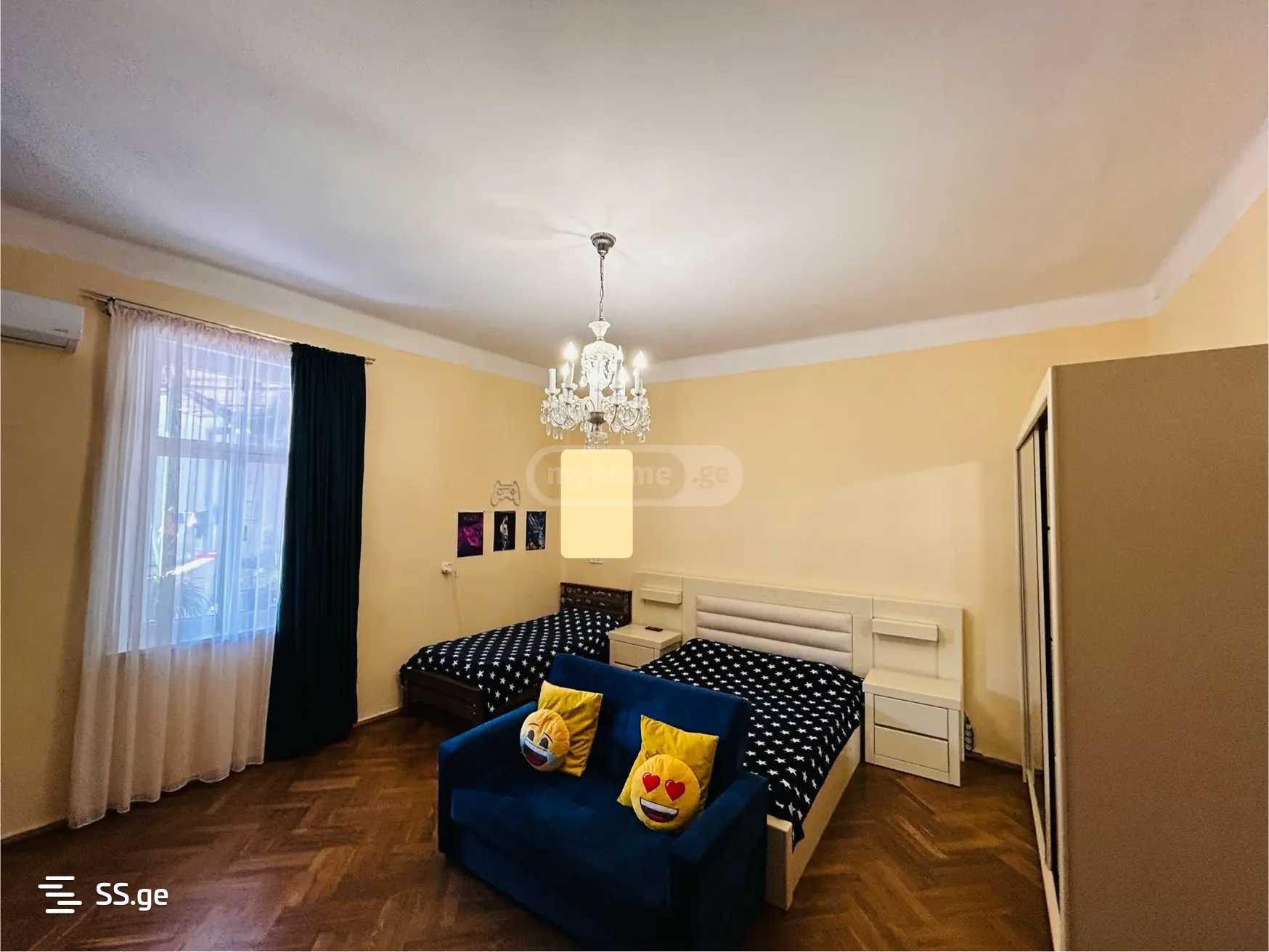 6 Room Private House For Sale view 1