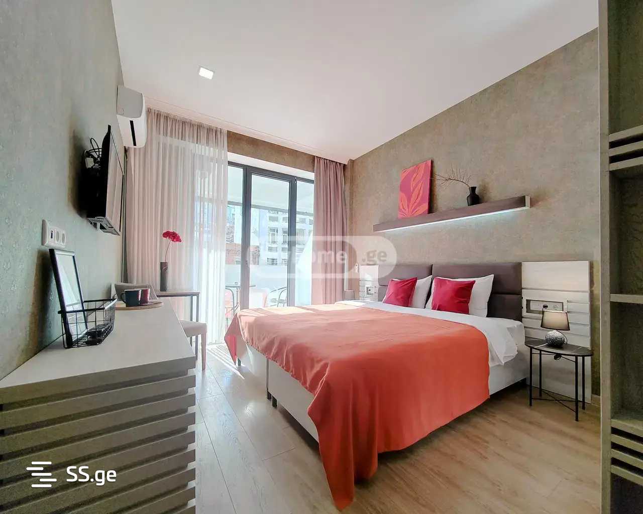 7 Room Hotel For Rent. Vera view 6