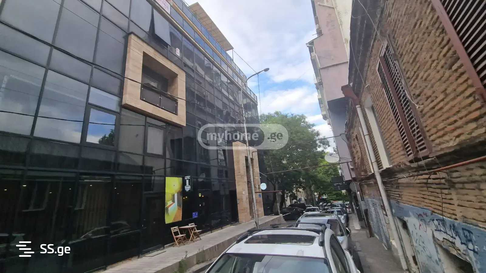 13 Room Hotel For Rent. Vera view 11
