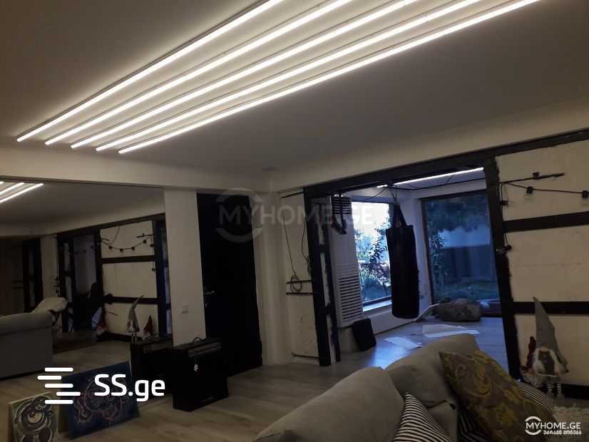 20 Room Hotel For Rent. Vake view 12