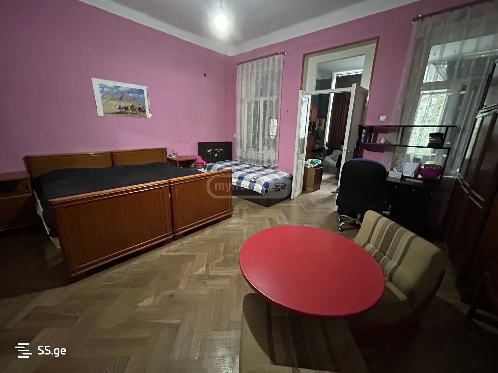 6 Room Private House For Sale view 4