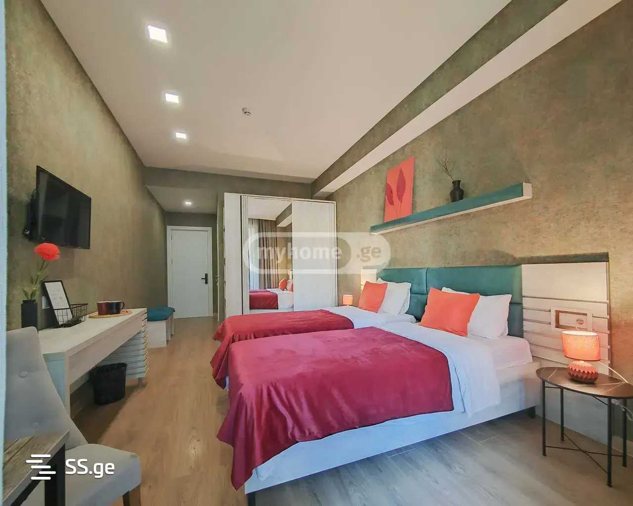 7 Room Hotel For Rent. Vera view 1