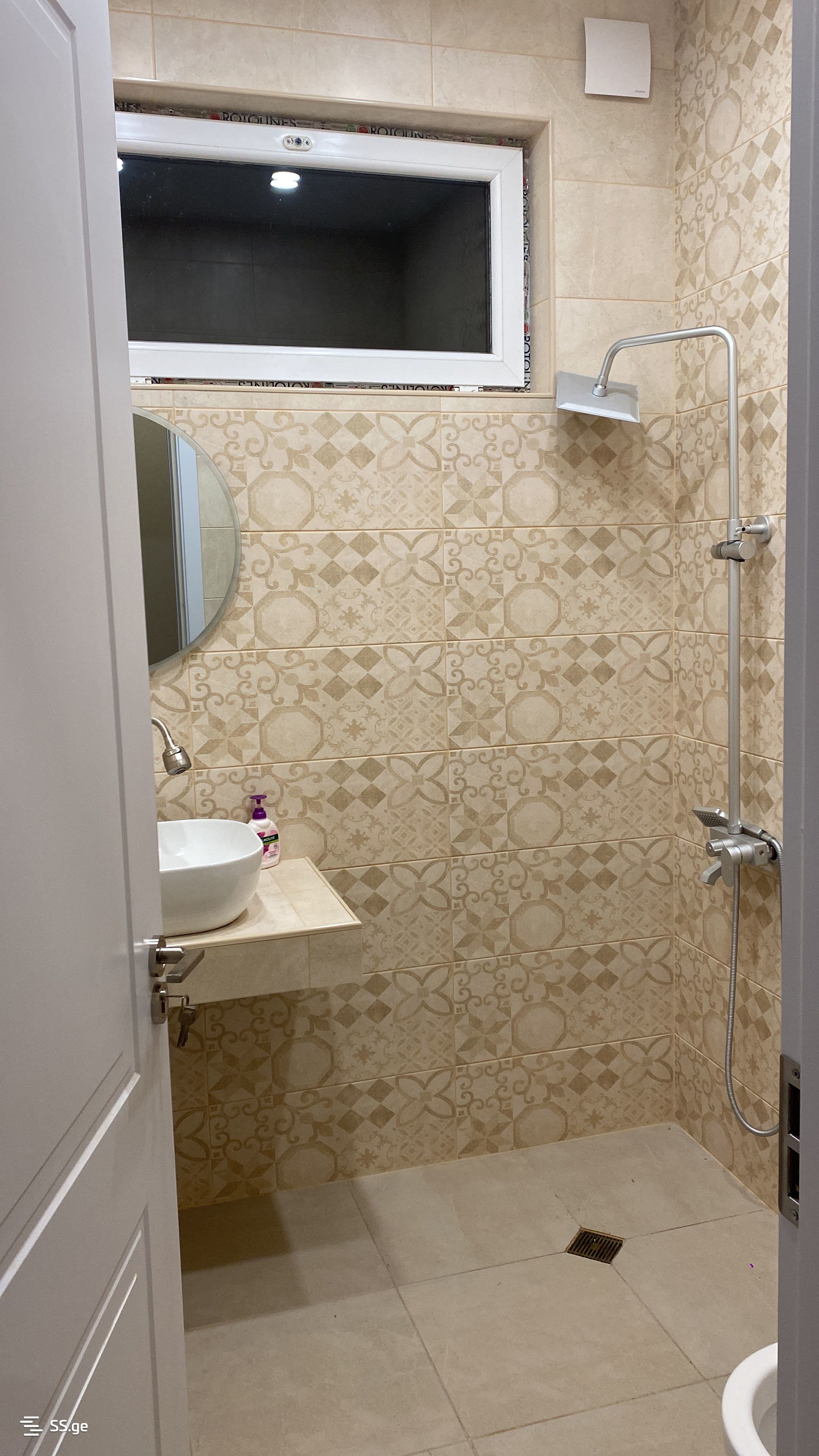 2 Room Flat Daily Rent. Gori