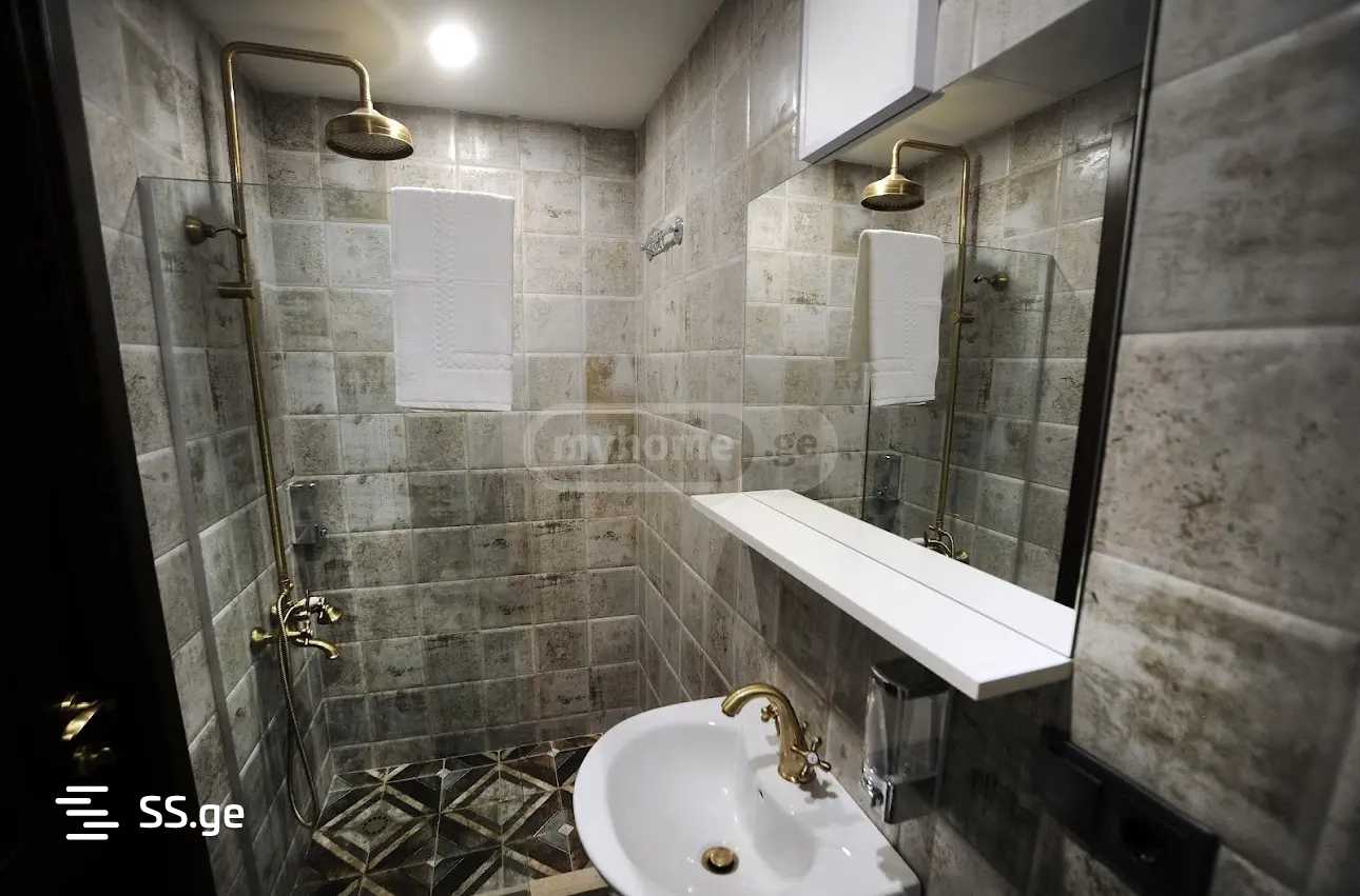 20 Room Hotel For Rent. Vera view 12