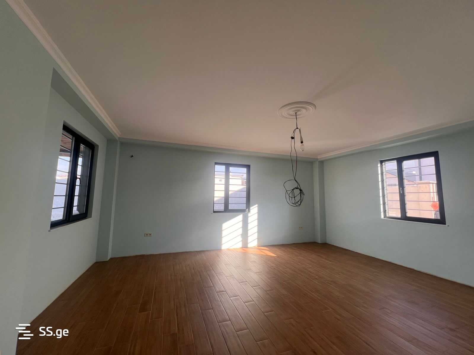 4 Room Private House For Sale view 8