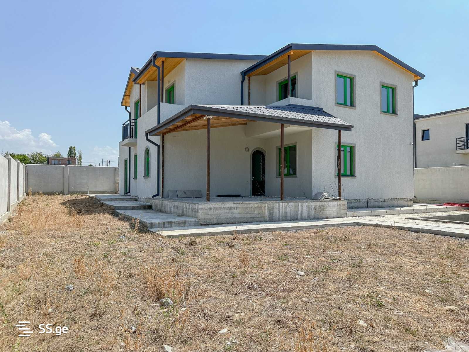 6 Room Private House For Sale view 4
