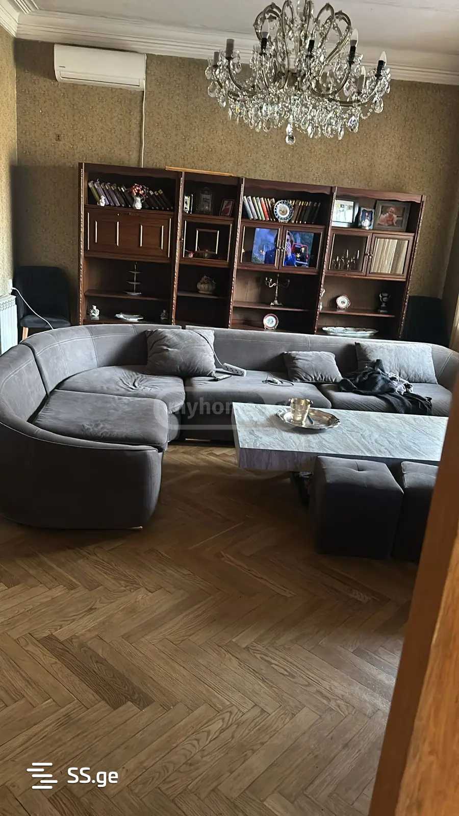 7 Room Private House For Sale view 1