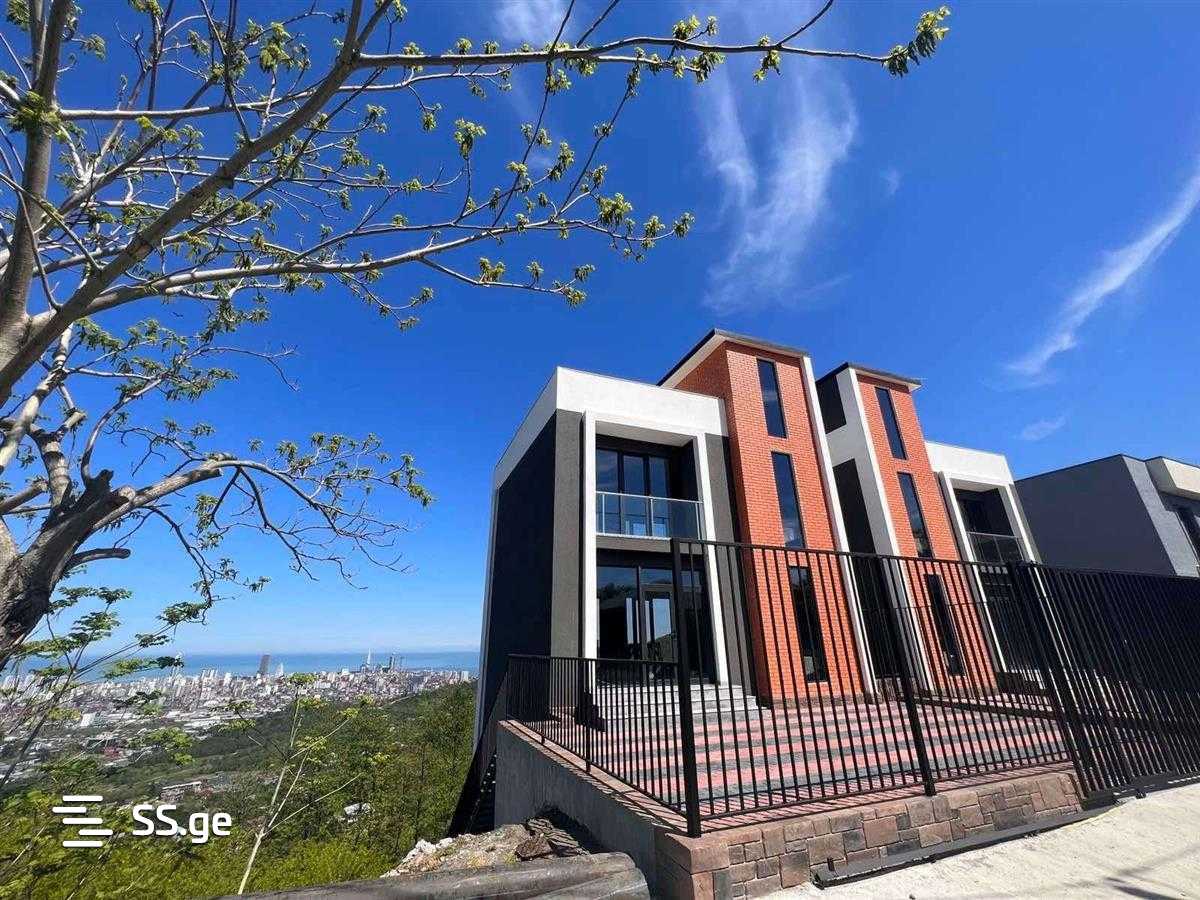 6 Room Private House For Sale view 1