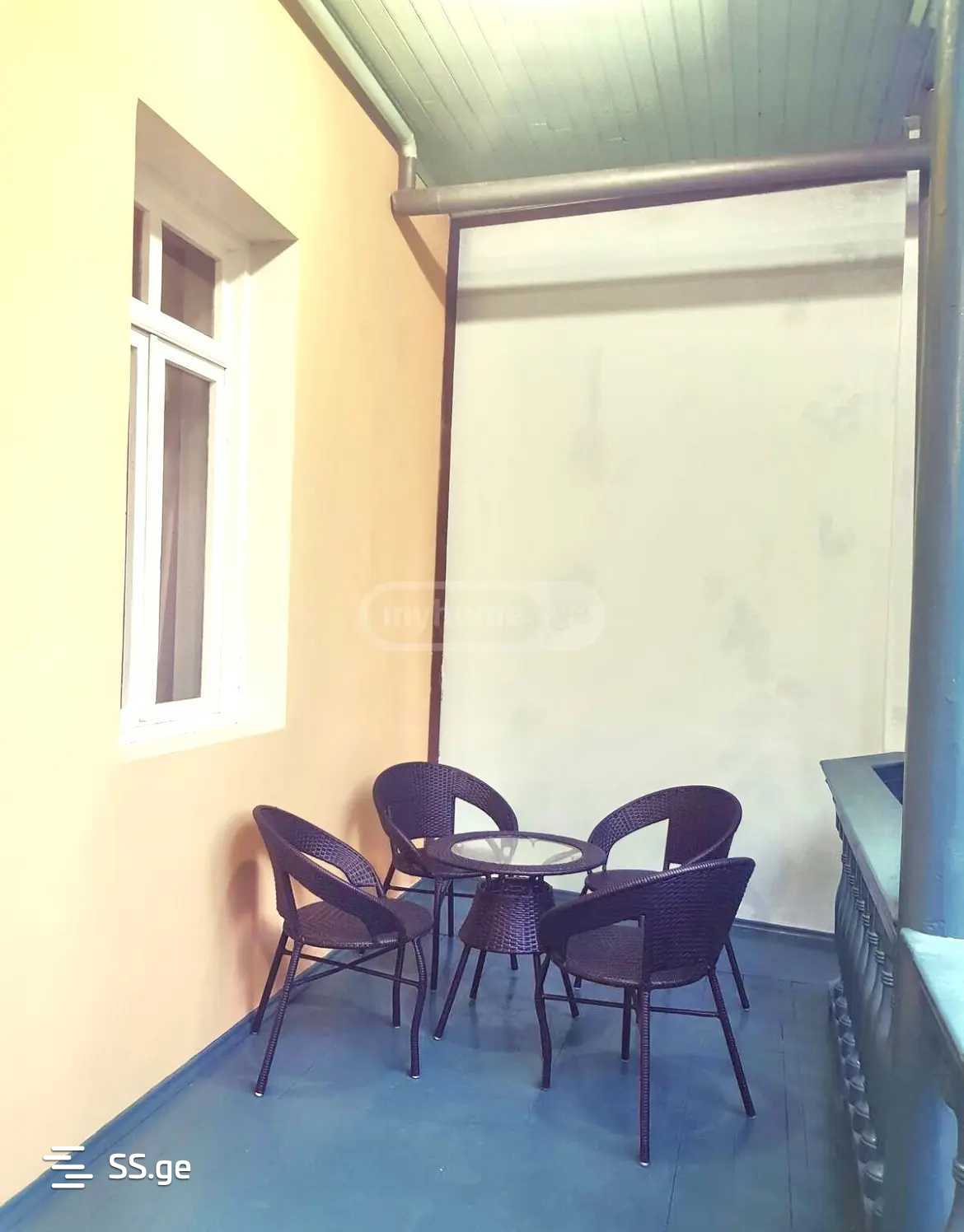 3 room Flat For Rent. Sololaki - Altro