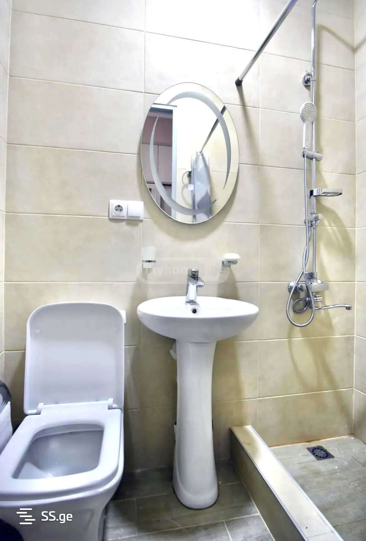3 room Flat For Rent. Sololaki - Vista 5