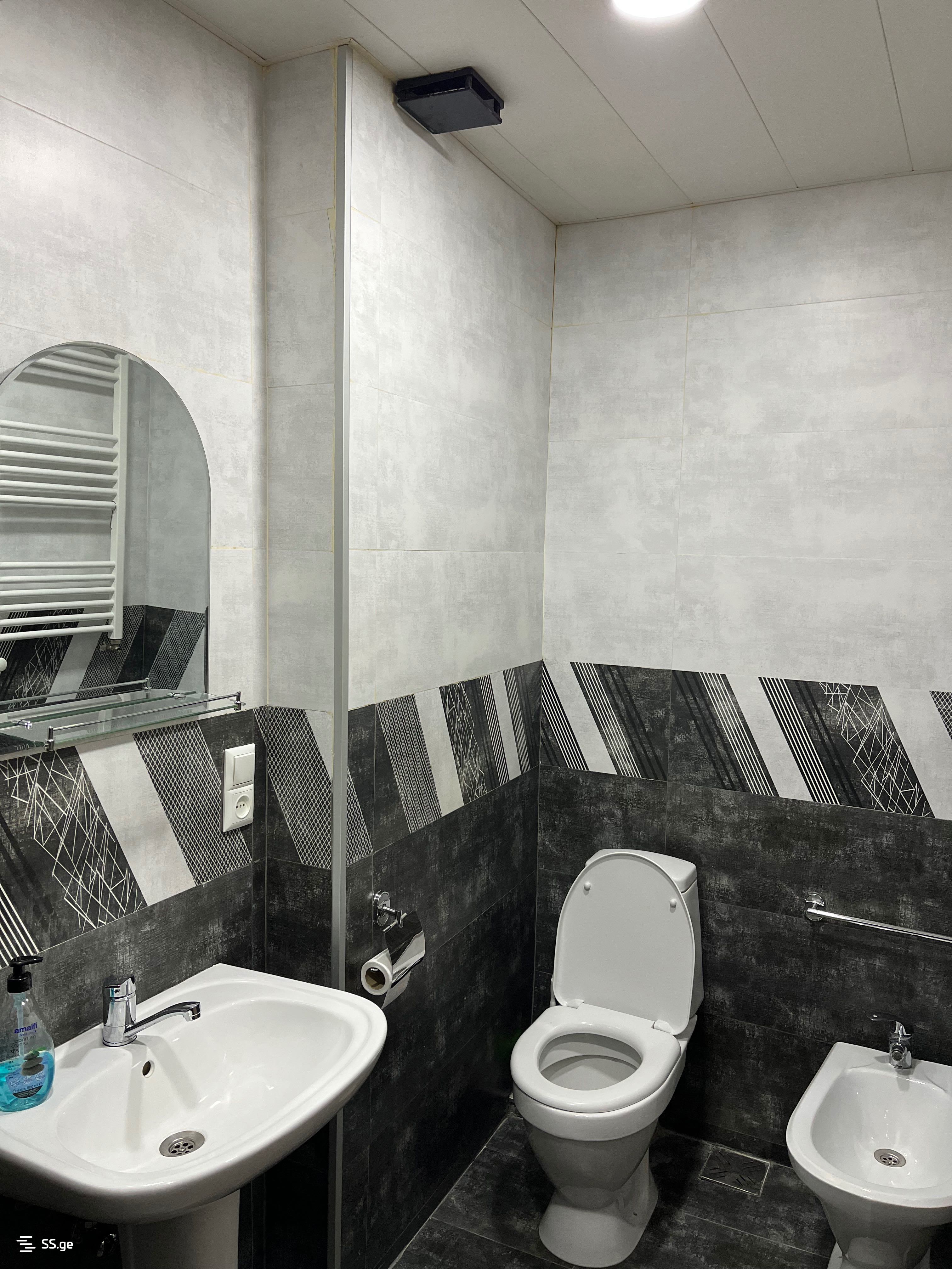 2 Room Flat Daily Rent. Gldani view 10
