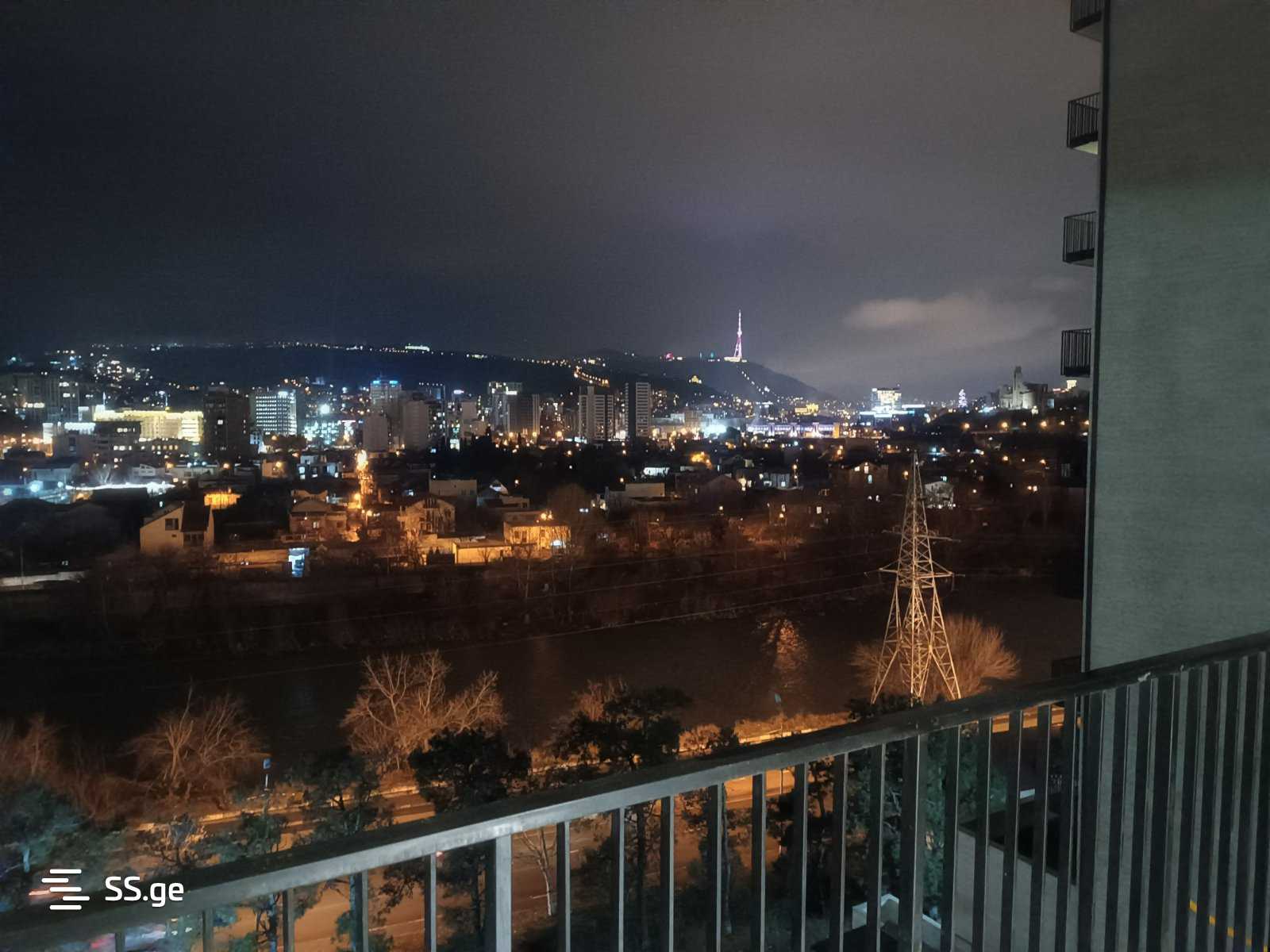 4 Room Flat Daily Rent. Isani view 12