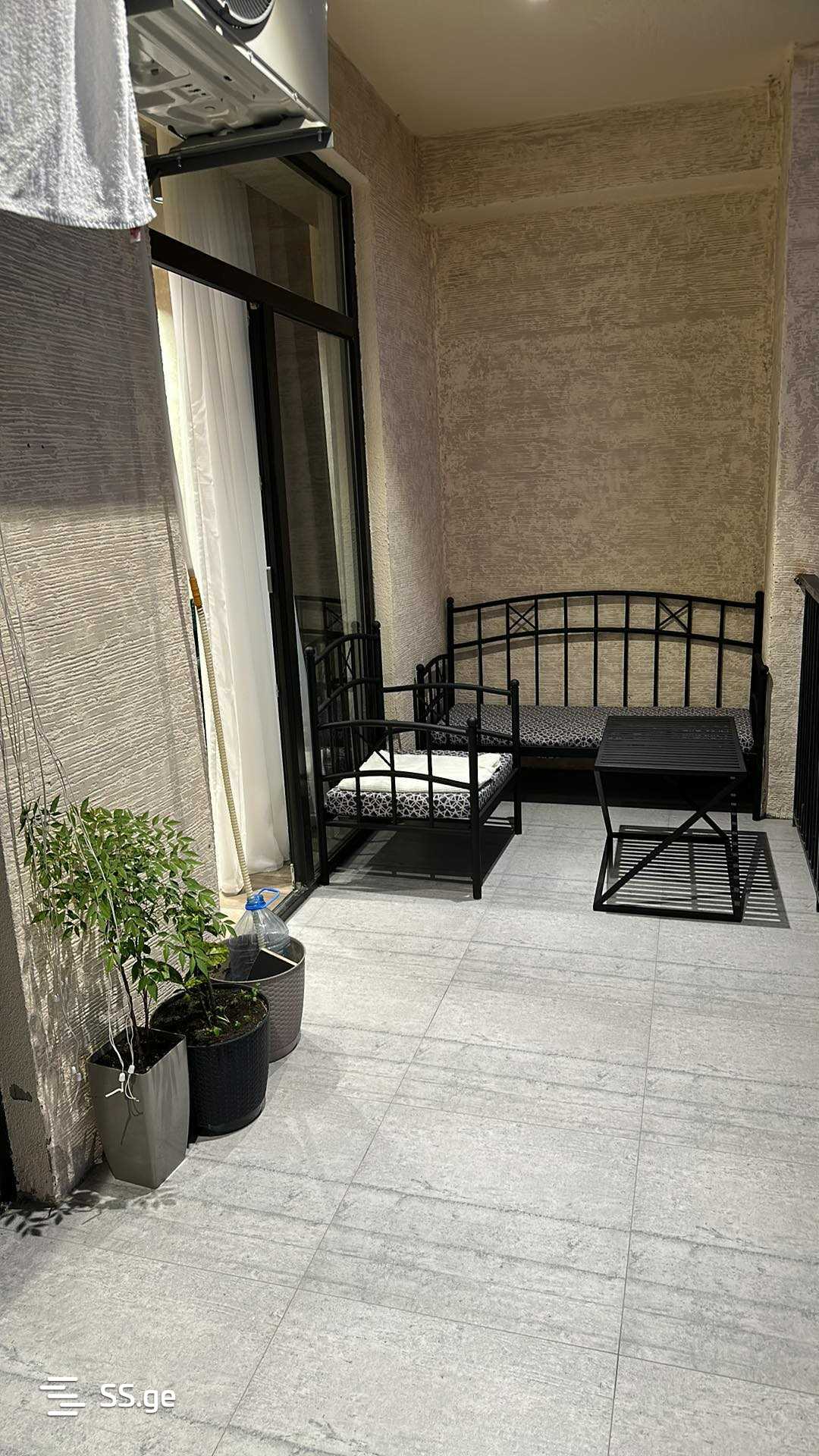 4 Room Flat Daily Rent. Isani view 11