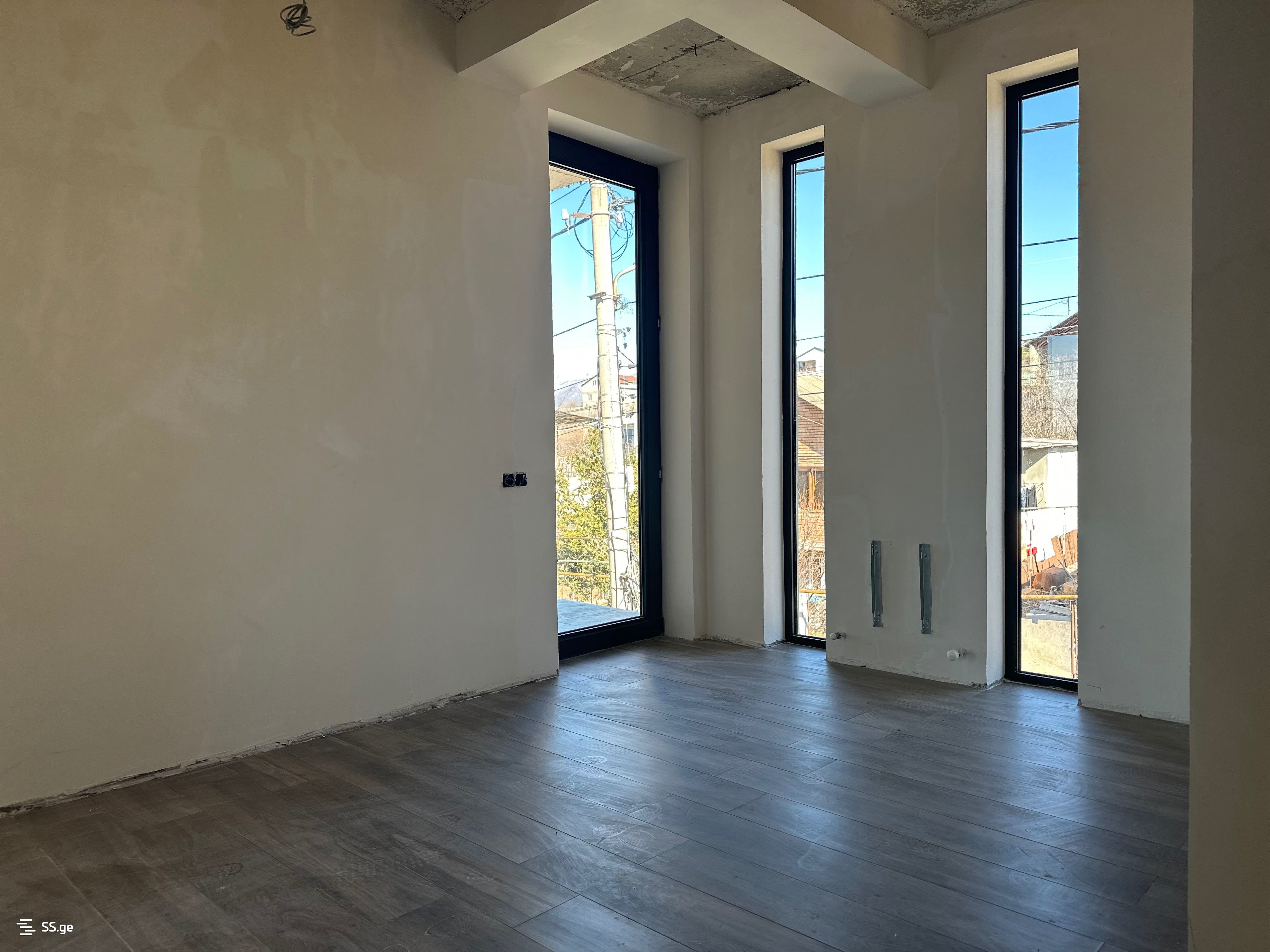 5 Room Private House For Sale view 2