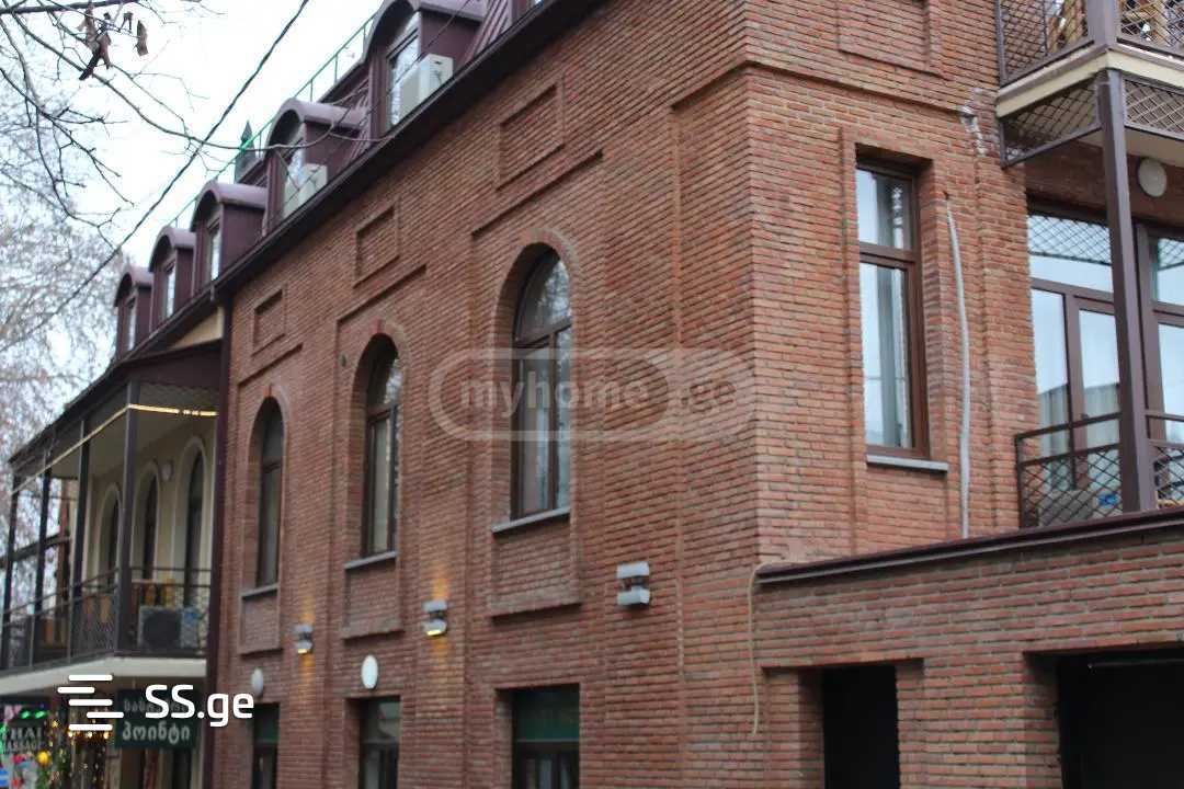 8 Room Hotel For Rent. Sololaki view 1