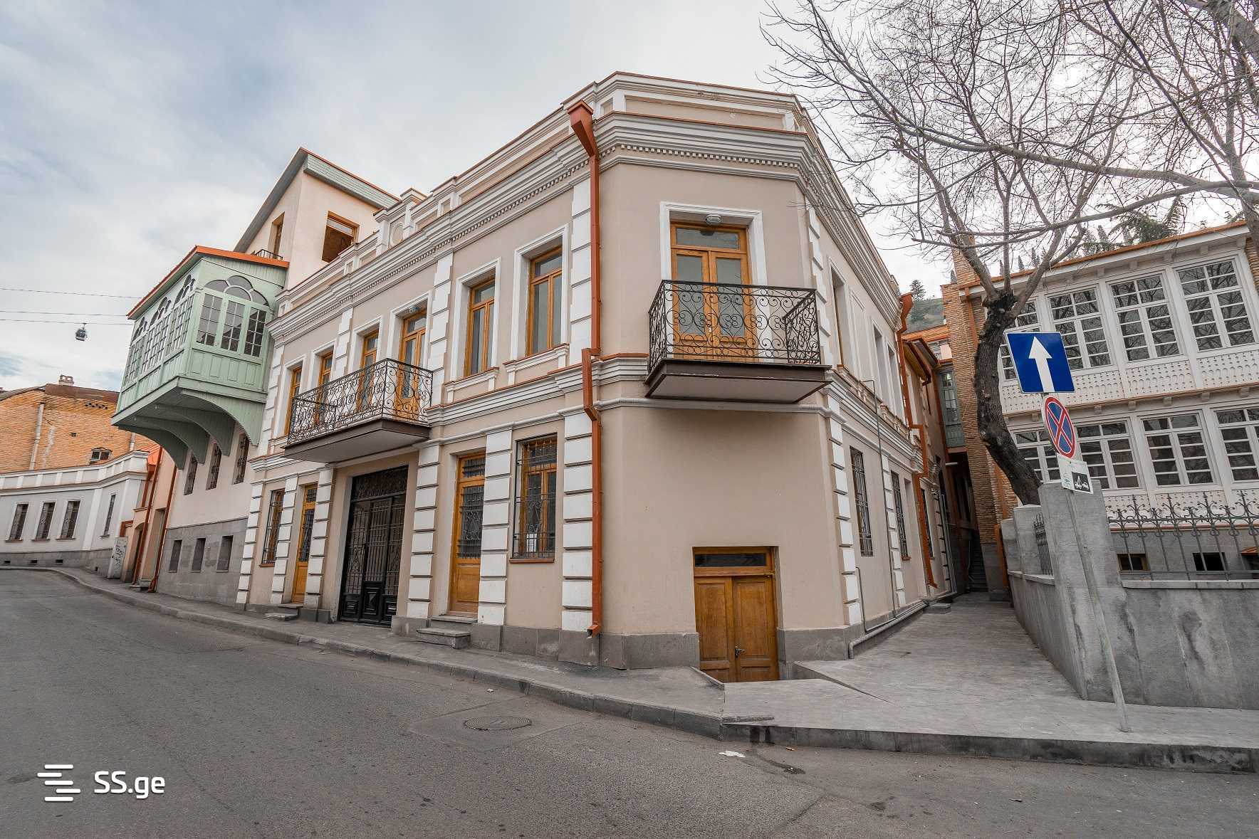 9 Room Hotel For Rent. Sololaki view 2