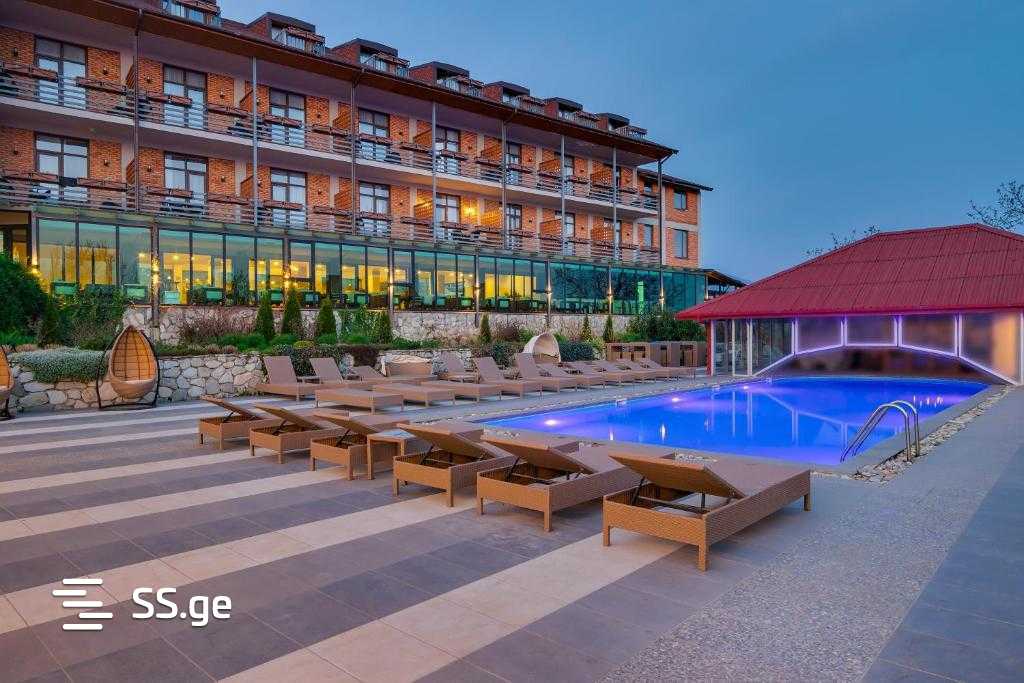 10 Room Hotel For Sale view 1