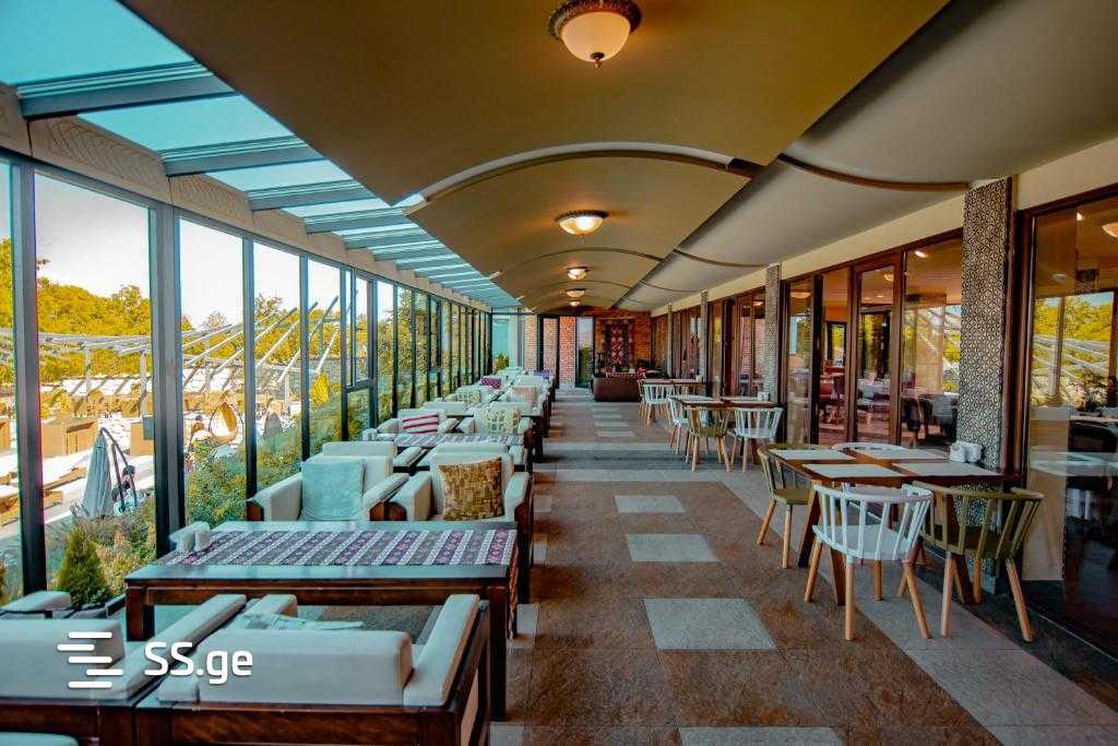 10 Room Hotel For Sale view 3