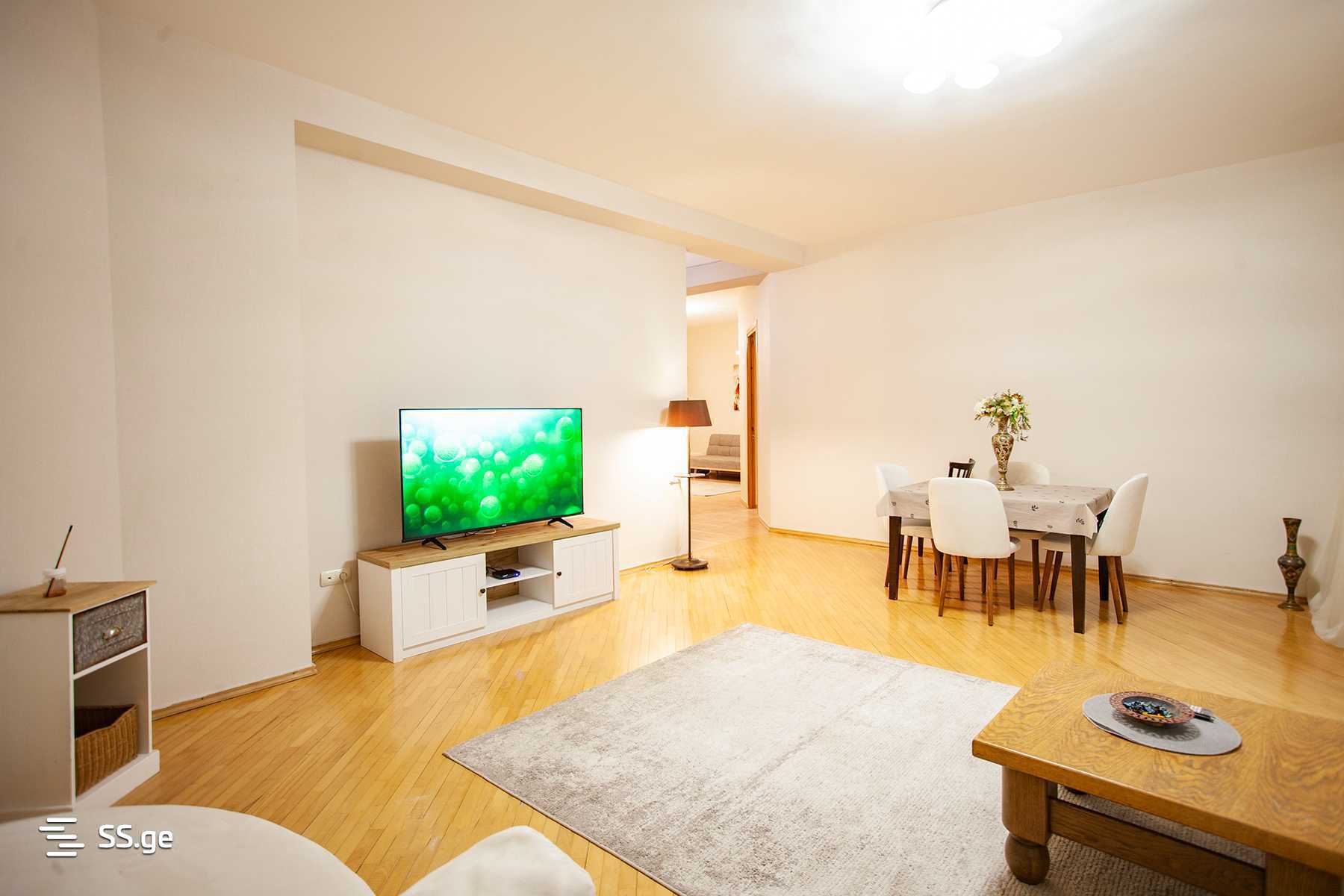 4 room Flat For Rent. Vake - Widok 2