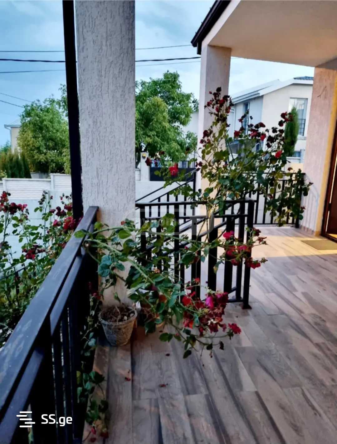 5 Room Summer Cottage For Sale view 4