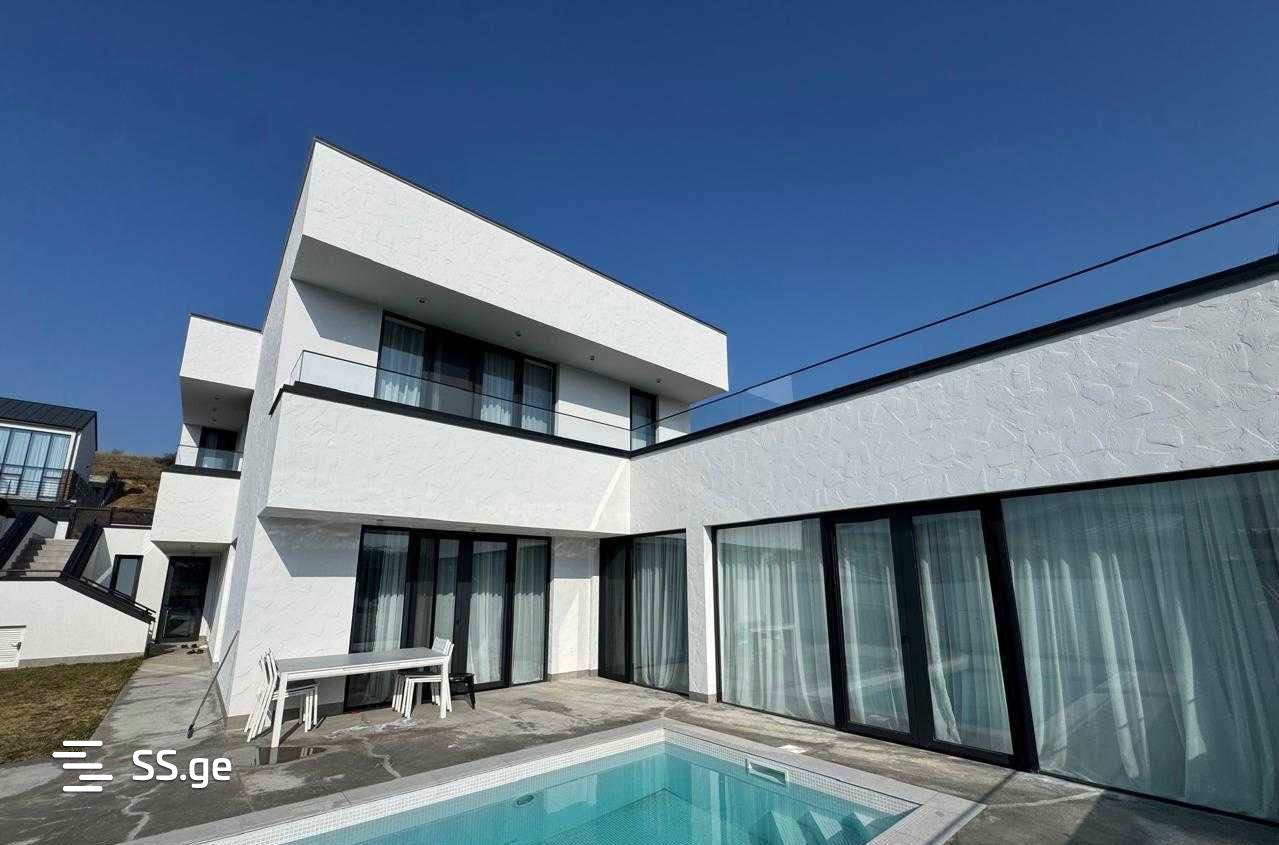11 Room Private House For Sale, 1 of 4
