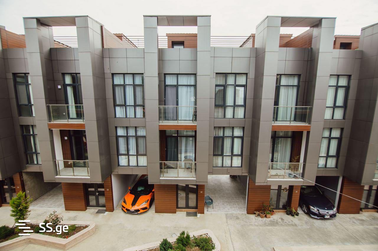 4 Room Private House For Sale view 1