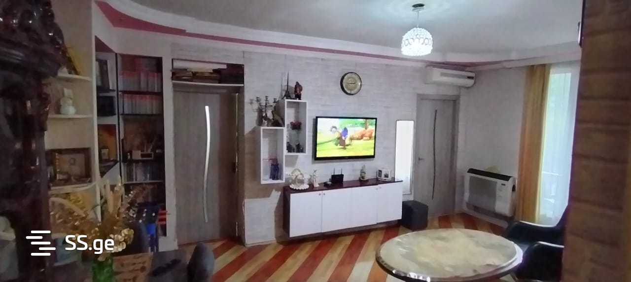 Продажа 4-комната Квартира view 1