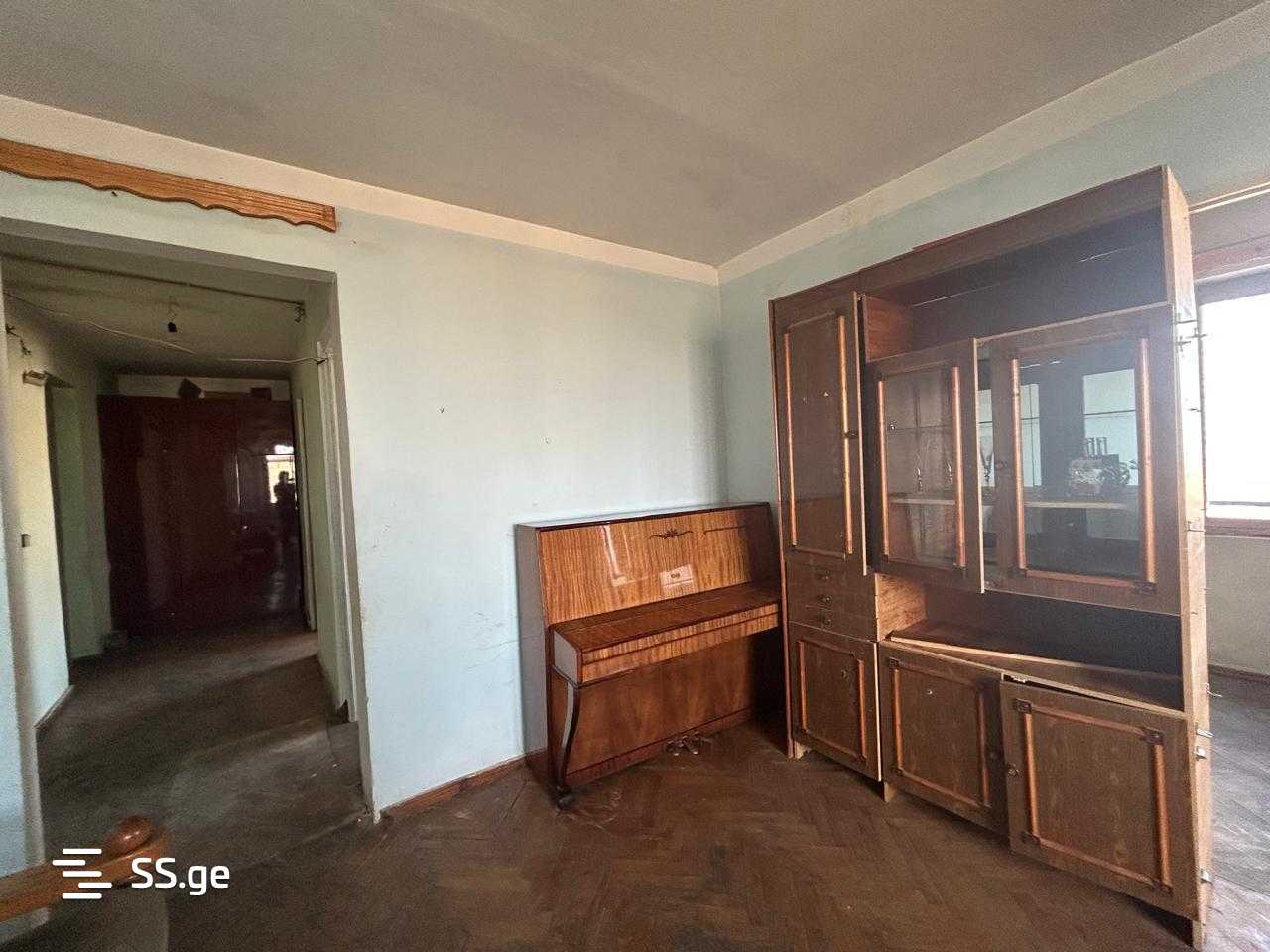 3 Room Flat For Sale, 3 of 4