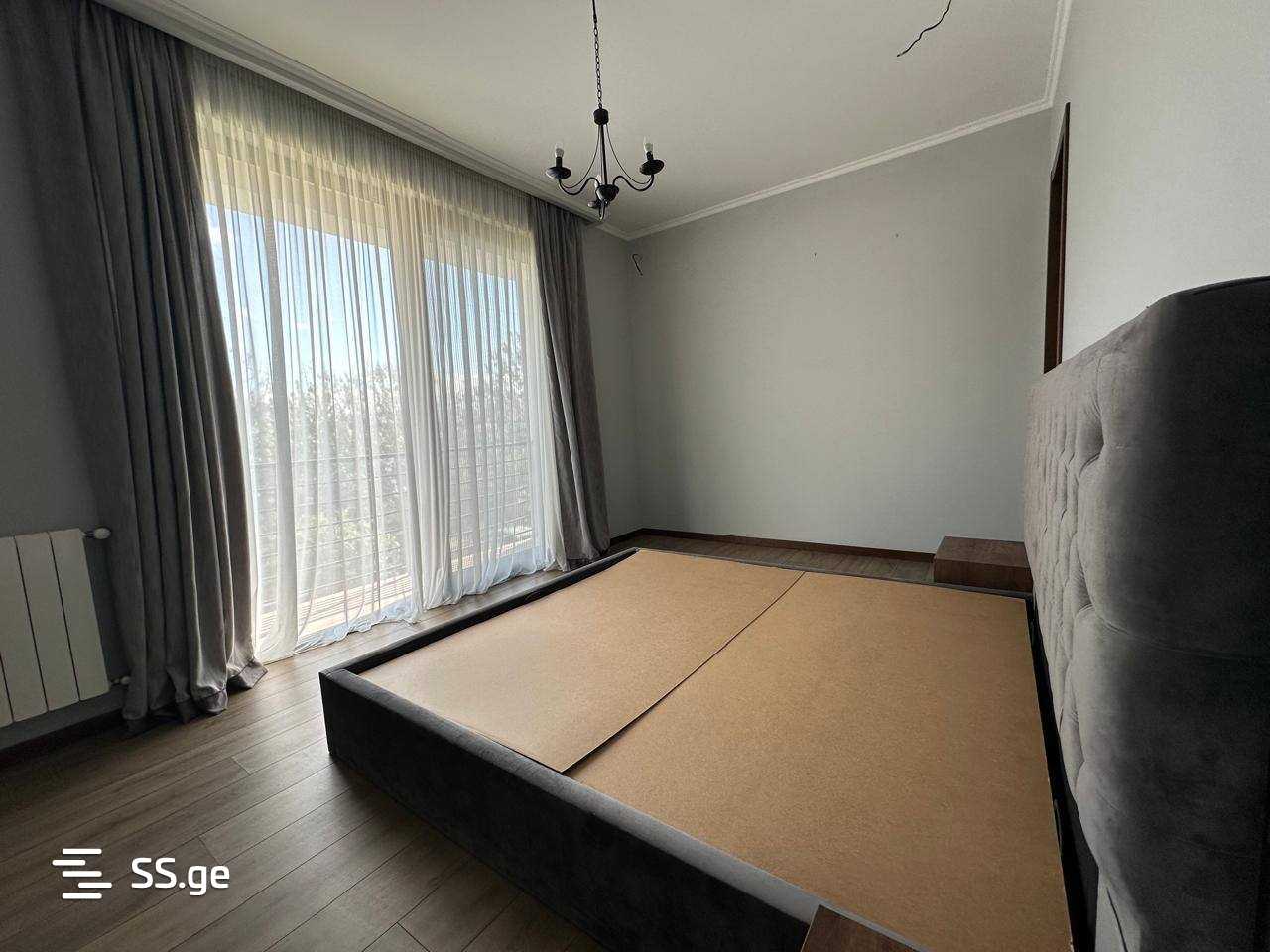 10 Room Private House For Sale view 12