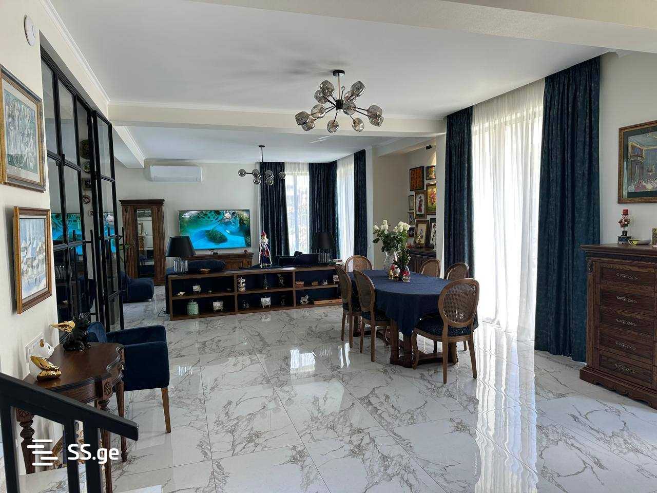 10 Room Private House For Sale view 6