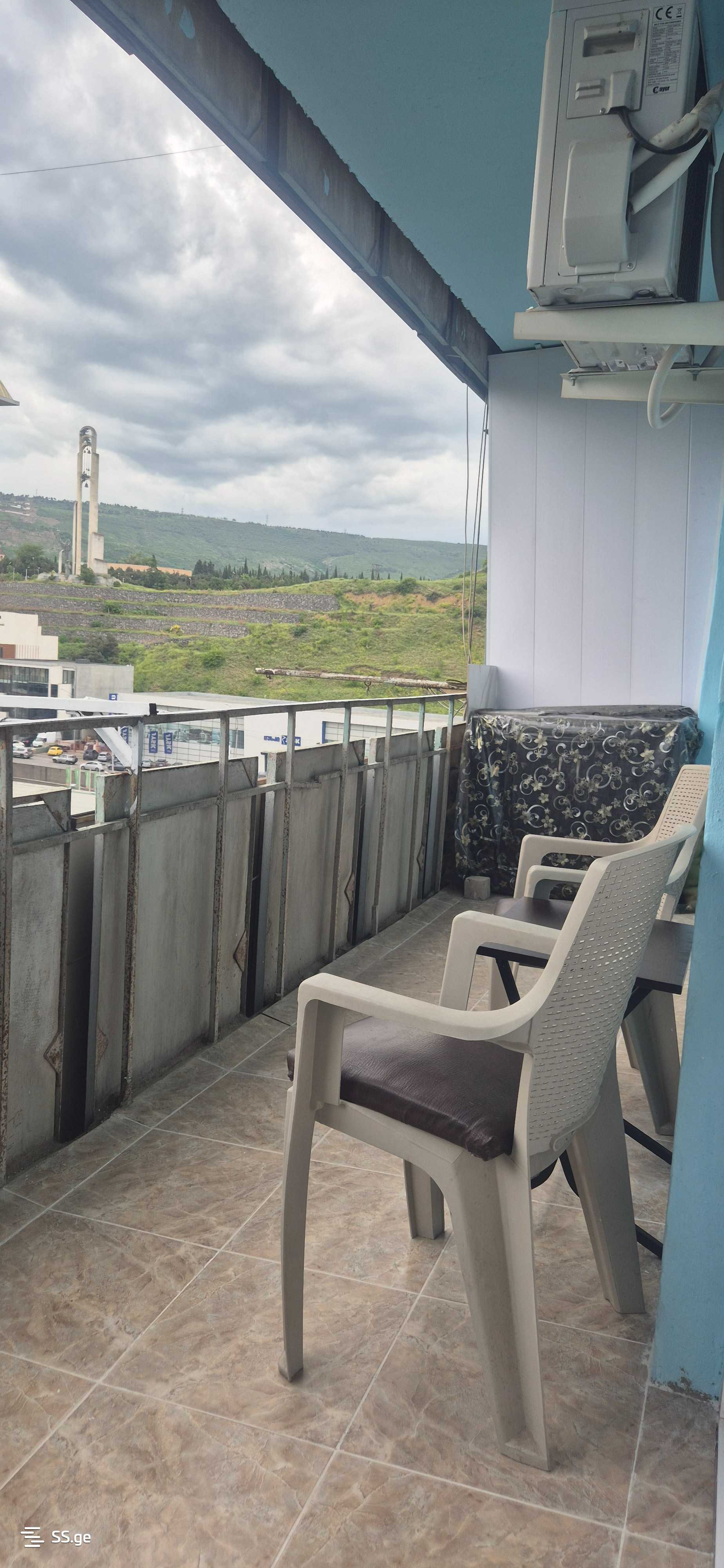 1 Room Flat Daily Rent. Digomi view 11