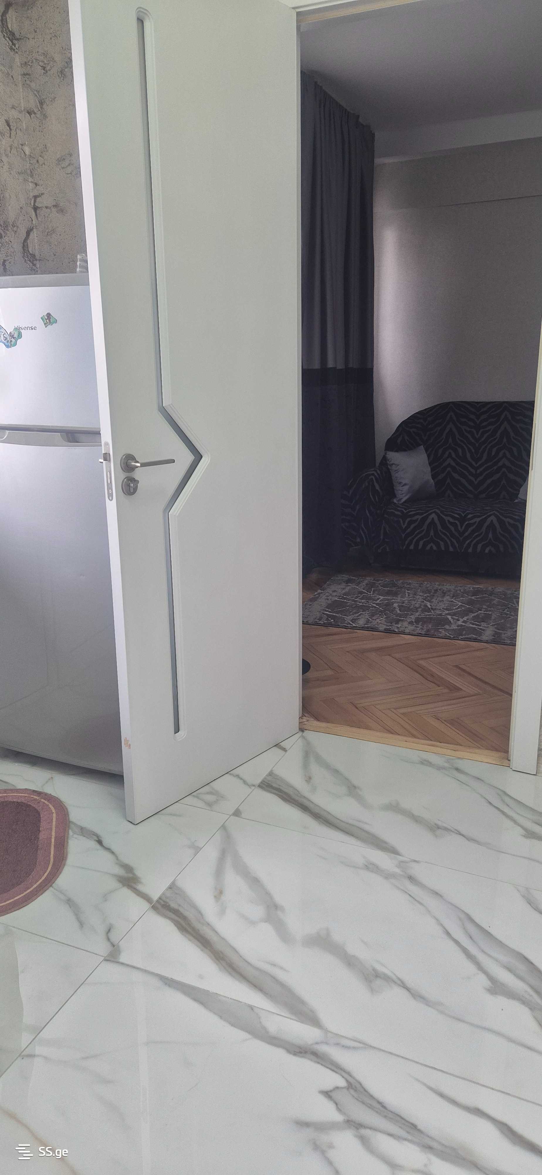 1 Room Flat Daily Rent. Digomi view 8