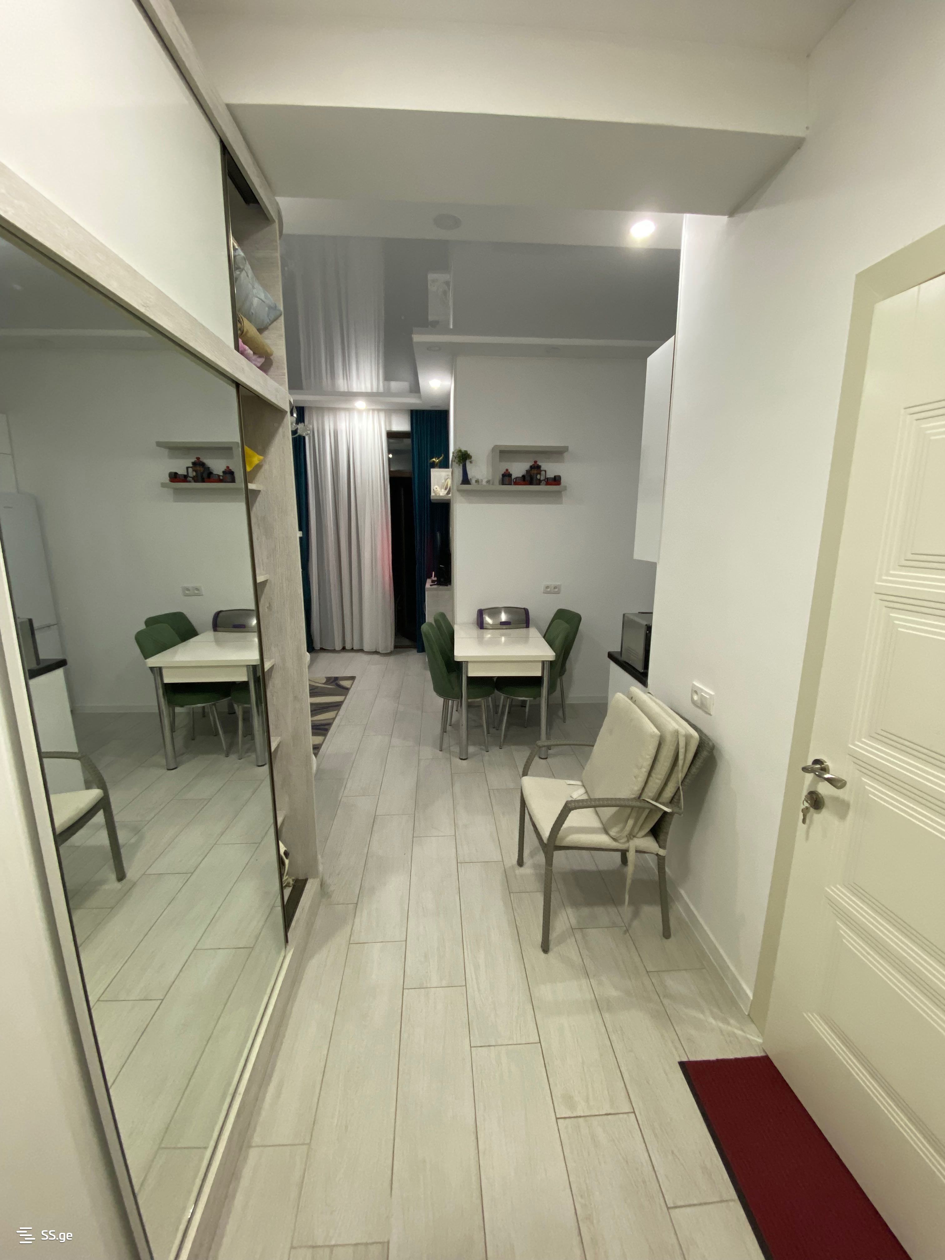 2 Room Flat Daily Rent. Qala view 4