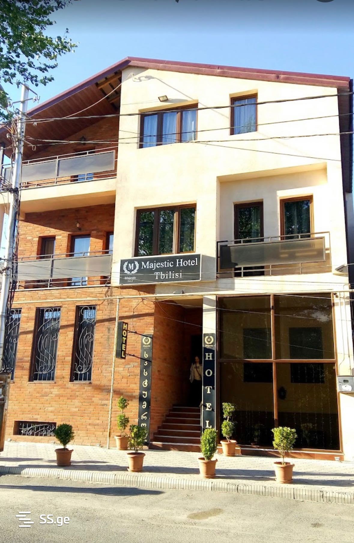 12 Room Hotel For Rent. Isani, 1 of 12