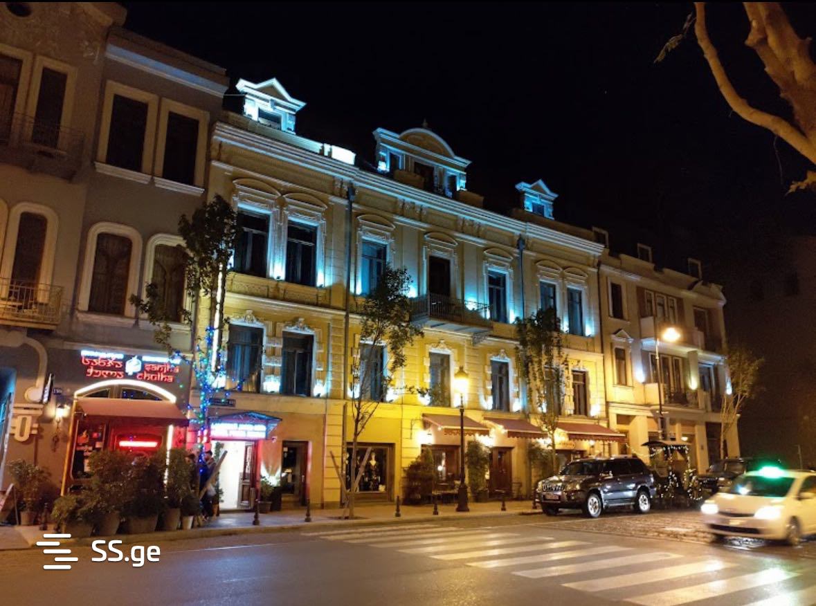 18 Room Hotel For Rent. Chugureti, 1 of 12