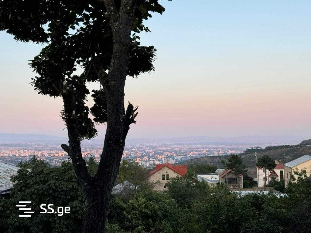 5 Room Private House For Sale view 9