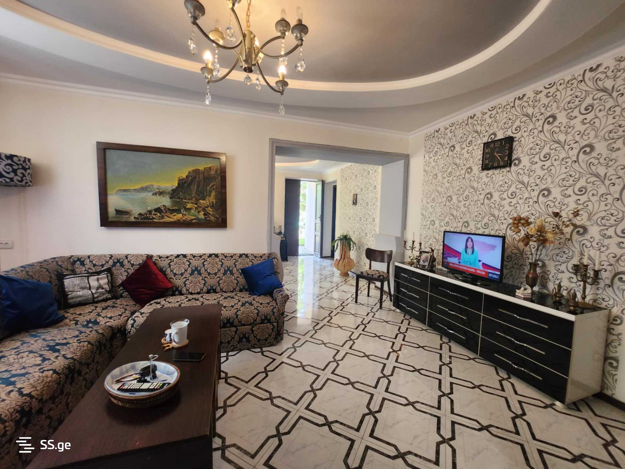 10 Room Private House For Sale view 2